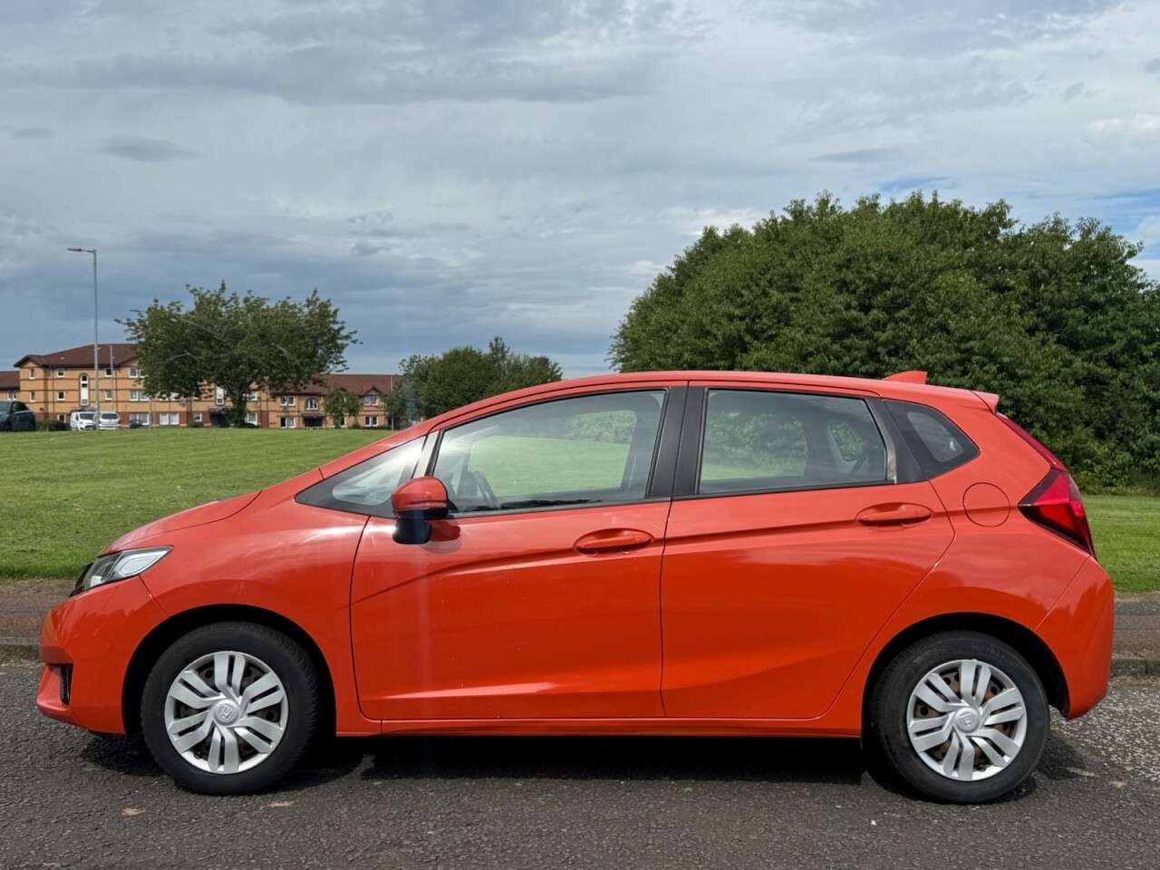 A 2017 HONDA JAZZ 1.3 i-VTEC S Hatchback 5dr Petrol Manual Euro 6 (s/s) (102 ps) Part Ex Welc A 2017 HONDA JAZZ 1.3 i-VTEC S Hatchback 5dr Petrol Manual Euro 6 (s/s) (102 ps) Part Ex Welc