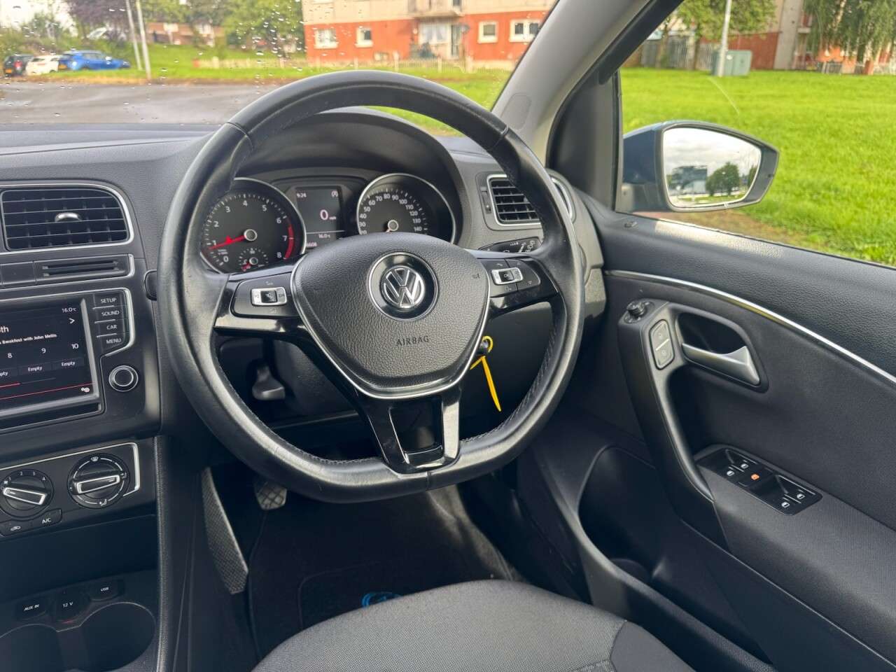 2015 VOLKSWAGEN POLO 2015 VOLKSWAGEN POLO