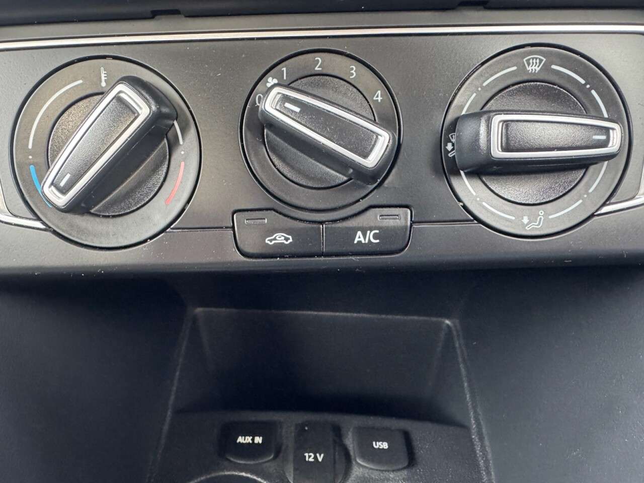 2015 VOLKSWAGEN POLO 2015 VOLKSWAGEN POLO