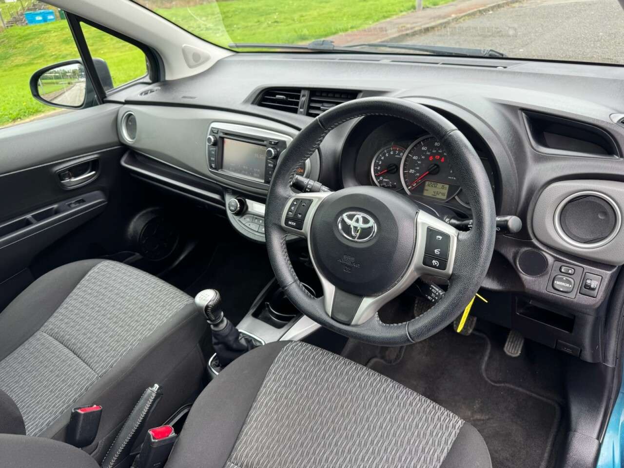 2014 TOYOTA YARIS 2014 TOYOTA YARIS