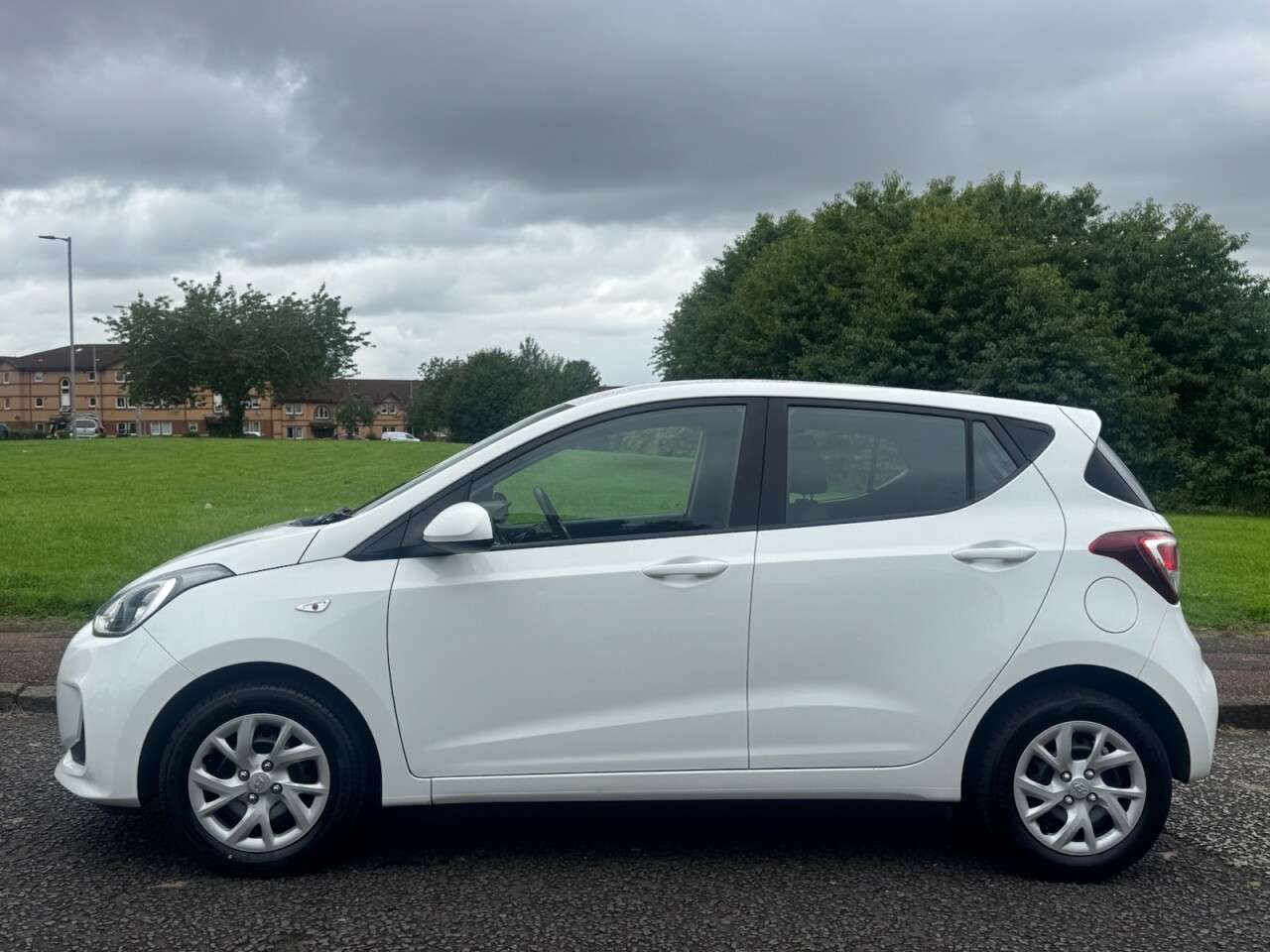 A 2018 HYUNDAI I10 1.0 SE Hatchback 5dr Petrol Manual Euro 6 (66 ps) Part Ex Welcome A 2018 HYUNDAI I10 1.0 SE Hatchback 5dr Petrol Manual Euro 6 (66 ps) Part Ex Welcome
