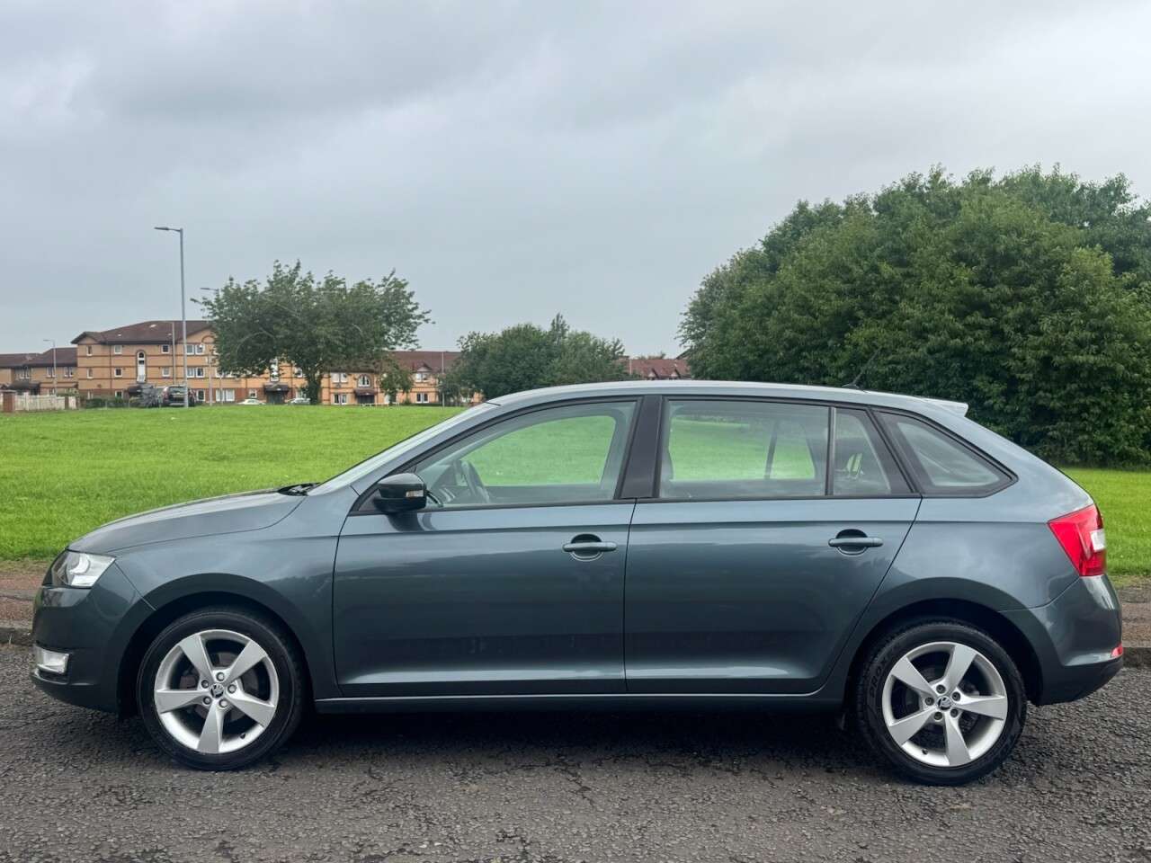 A 2017 SKODA RAPID SPACEBACK 1.2 TSI SE Tech Hatchback 5dr Petrol DSG Euro 6 (s/s) (90 ps) Part Exchange A 2017 SKODA RAPID SPACEBACK 1.2 TSI SE Tech Hatchback 5dr Petrol DSG Euro 6 (s/s) (90 ps) Part Exchange