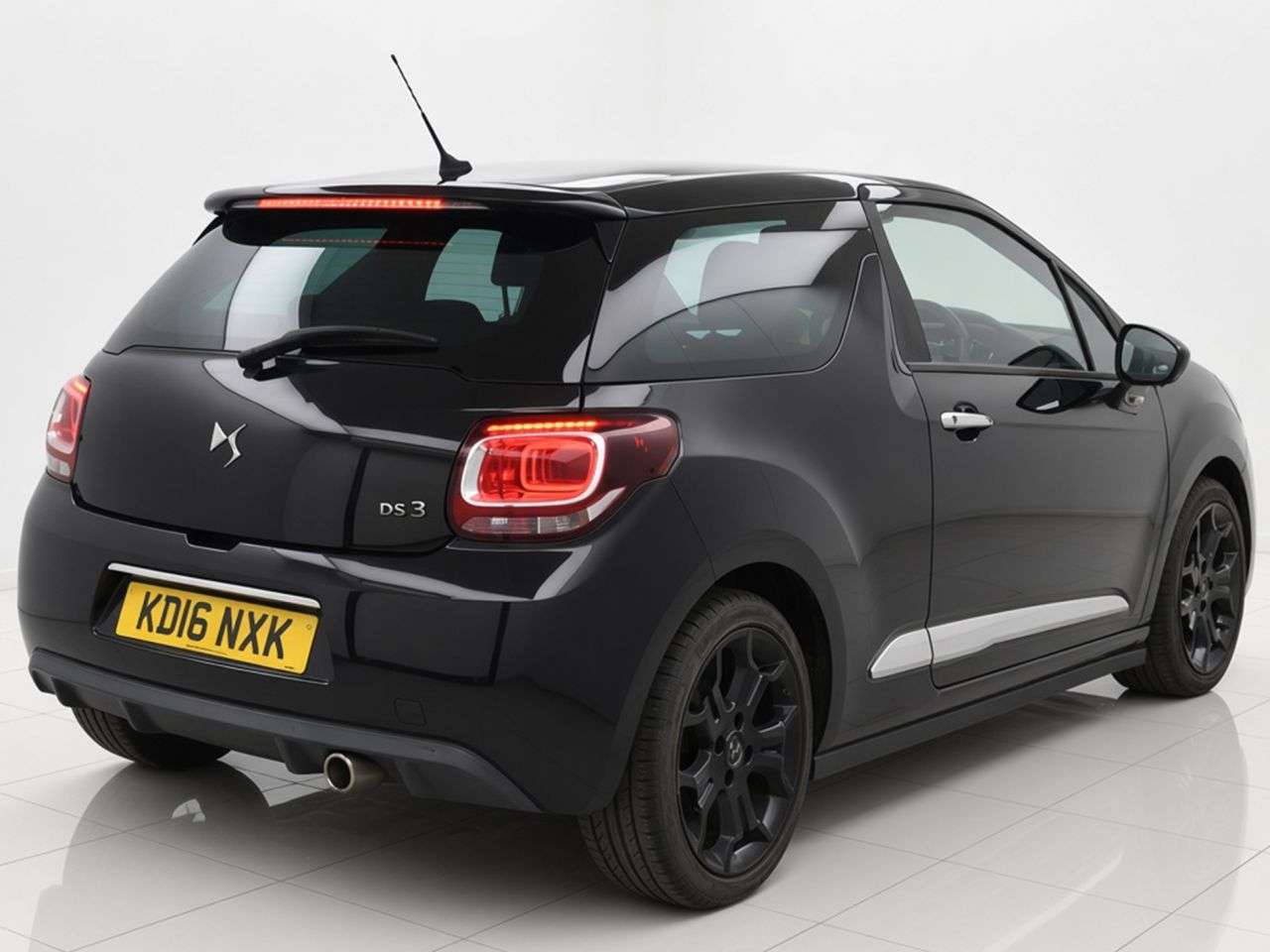 A 2016 DS AUTOMOBILES DS 3 1.6 BlueHDi Prestige Hatchback 3dr Diesel Manual Euro 6 (s/s) (100 ps) Part A 2016 DS AUTOMOBILES DS 3 1.6 BlueHDi Prestige Hatchback 3dr Diesel Manual Euro 6 (s/s) (100 ps) Part