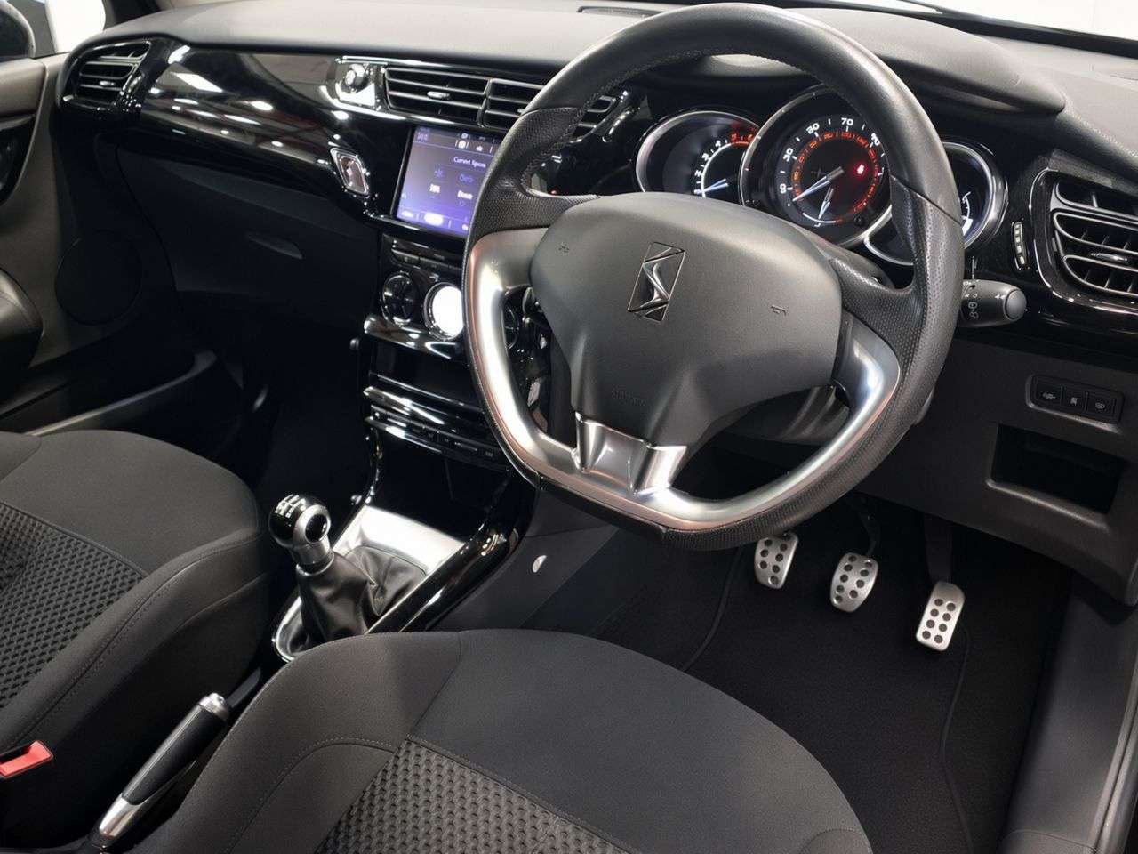 2016 DS AUTOMOBILES DS 3 2016 DS AUTOMOBILES DS 3