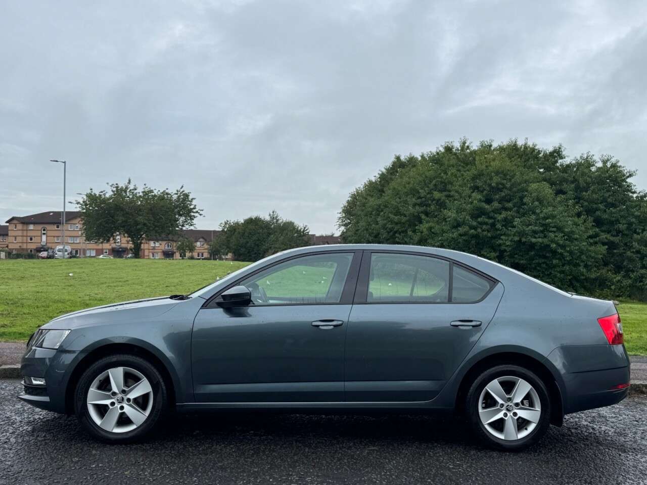 A 2018 SKODA OCTAVIA 1.6 TDI SCR SE Hatchback 5dr Diesel Manual Euro 6 (s/s) (115 ps) Part Ex We A 2018 SKODA OCTAVIA 1.6 TDI SCR SE Hatchback 5dr Diesel Manual Euro 6 (s/s) (115 ps) Part Ex We