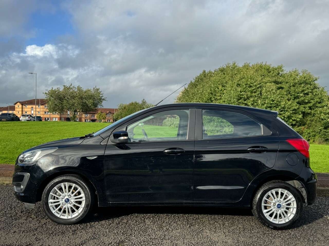 A 2019 FORD KA+ 1.2 Ti-VCT Zetec Hatchback 5dr Petrol Manual Euro 6 (s/s) (70 ps) Part Exch A 2019 FORD KA+ 1.2 Ti-VCT Zetec Hatchback 5dr Petrol Manual Euro 6 (s/s) (70 ps) Part Exch