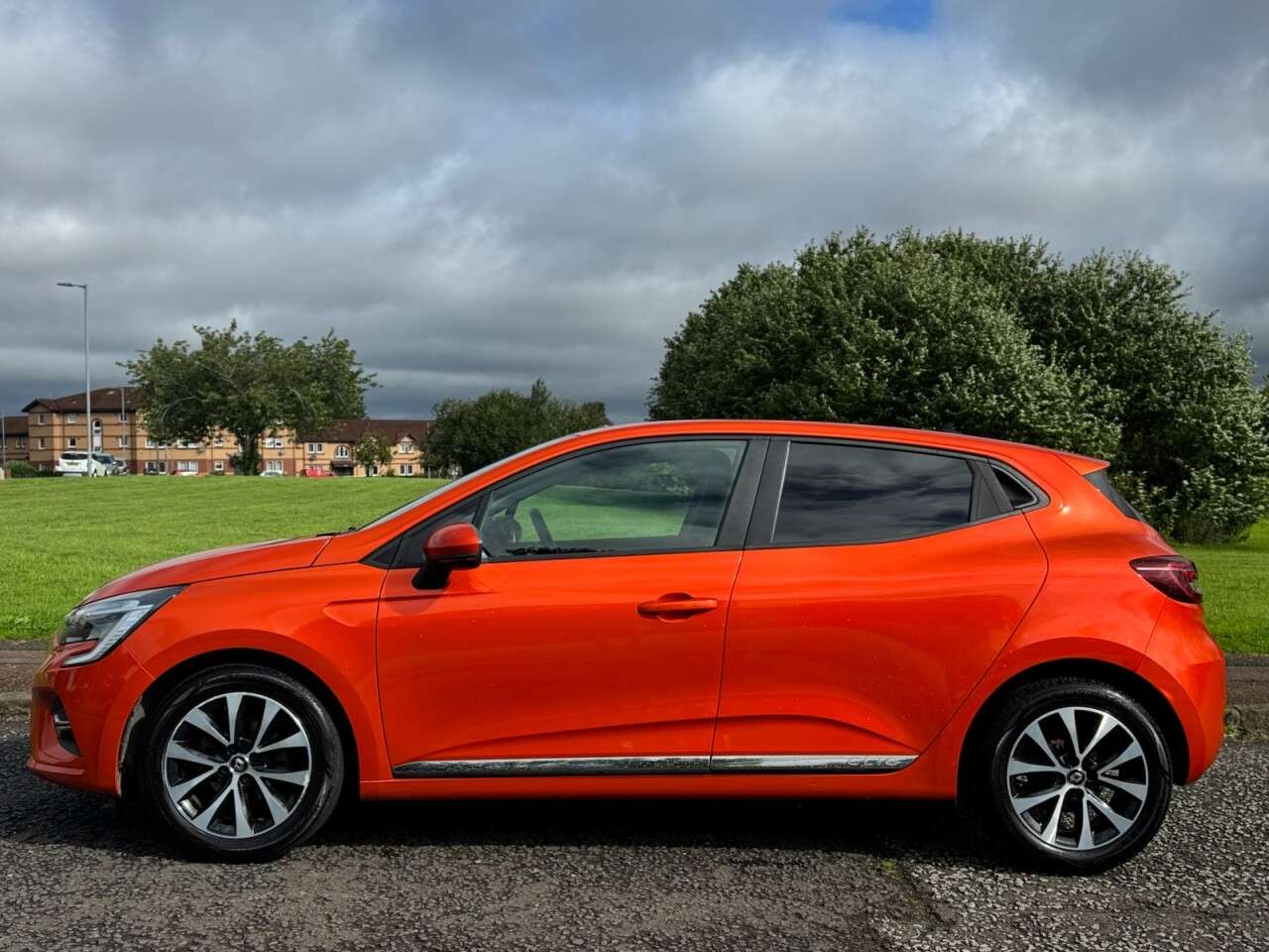 A 2019 RENAULT CLIO 1.0 TCe Iconic Hatchback 5dr Petrol Manual Euro 6 (s/s) (100 ps) Part Excha A 2019 RENAULT CLIO 1.0 TCe Iconic Hatchback 5dr Petrol Manual Euro 6 (s/s) (100 ps) Part Excha