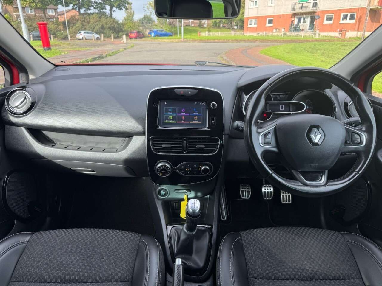 2018 RENAULT CLIO 2018 RENAULT CLIO