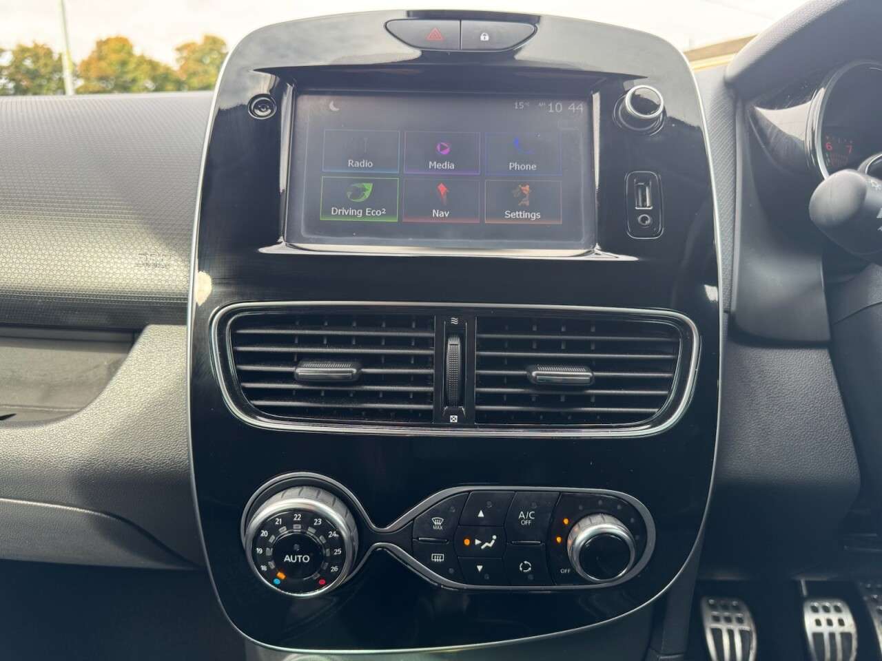 2018 RENAULT CLIO 2018 RENAULT CLIO