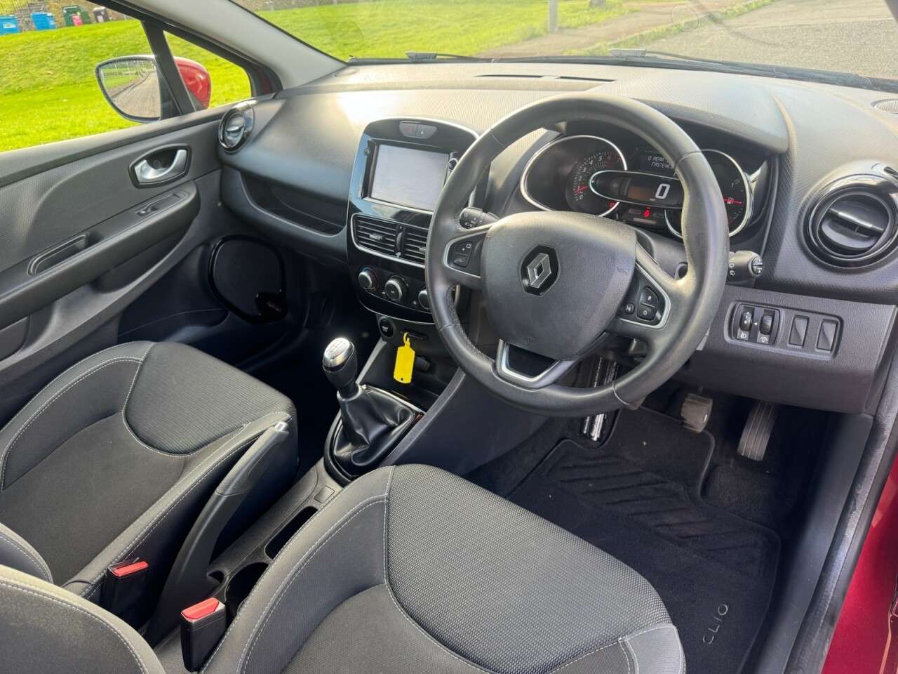 2017 RENAULT CLIO 2017 RENAULT CLIO