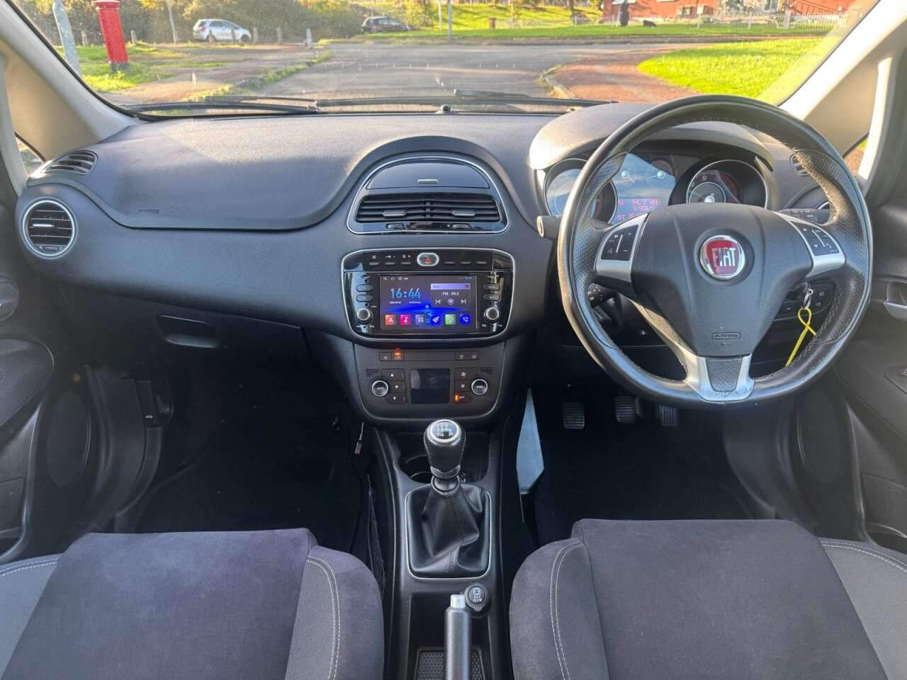 2014 FIAT PUNTO 2014 FIAT PUNTO