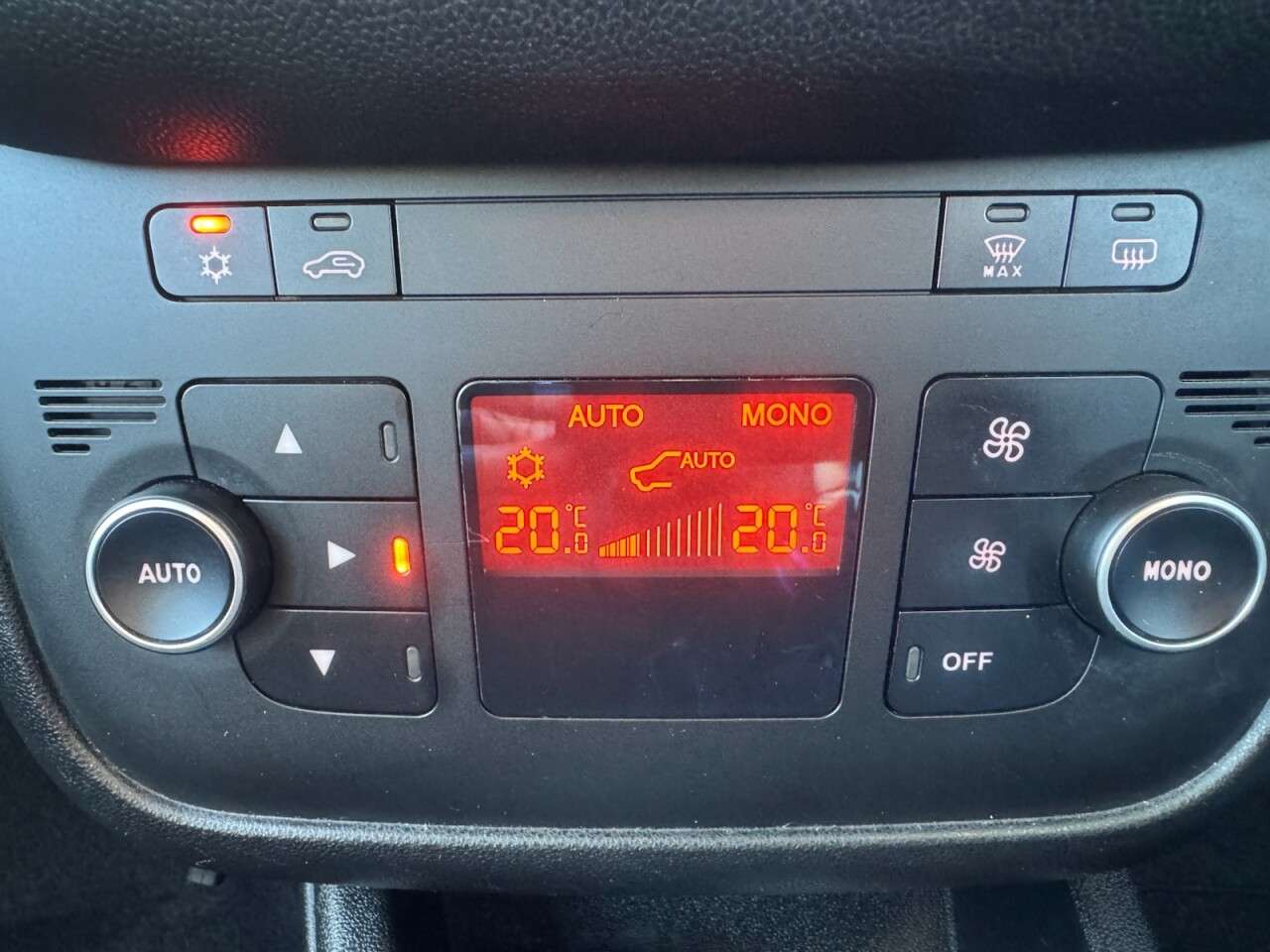 2014 FIAT PUNTO 2014 FIAT PUNTO