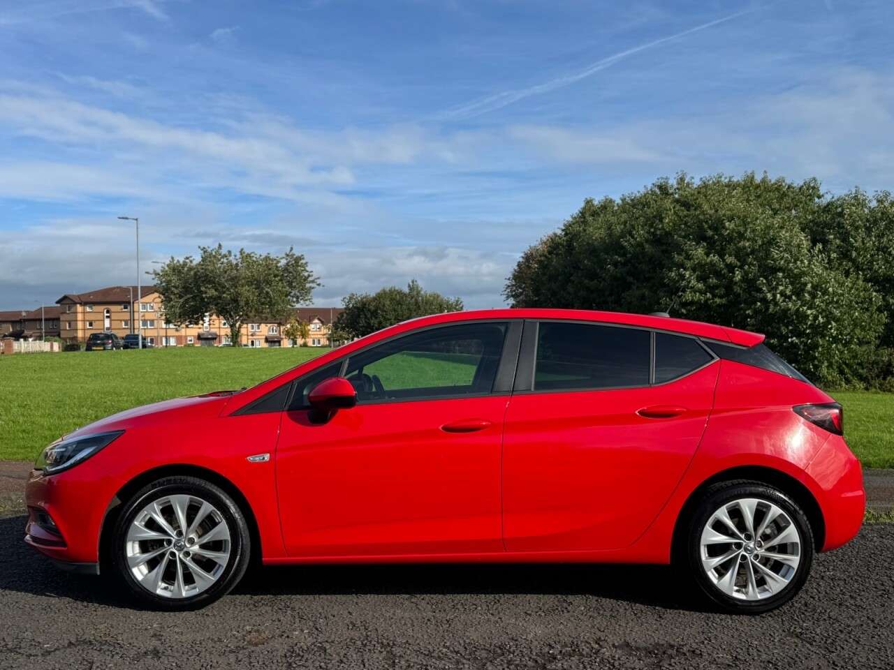 A 2019 VAUXHALL ASTRA 1.0i Turbo ecoTEC Tech Line Nav Hatchback 5dr Petrol Manual Euro 6 (s/s) (1 A 2019 VAUXHALL ASTRA 1.0i Turbo ecoTEC Tech Line Nav Hatchback 5dr Petrol Manual Euro 6 (s/s) (1