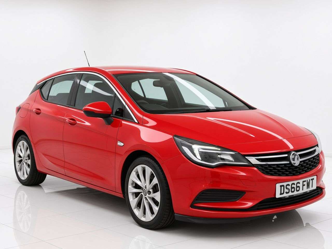 A 2016 VAUXHALL ASTRA 1.4i Design Hatchback 5dr Petrol Manual Euro 6 (100 ps) Part Exchange Welco A 2016 VAUXHALL ASTRA 1.4i Design Hatchback 5dr Petrol Manual Euro 6 (100 ps) Part Exchange Welco