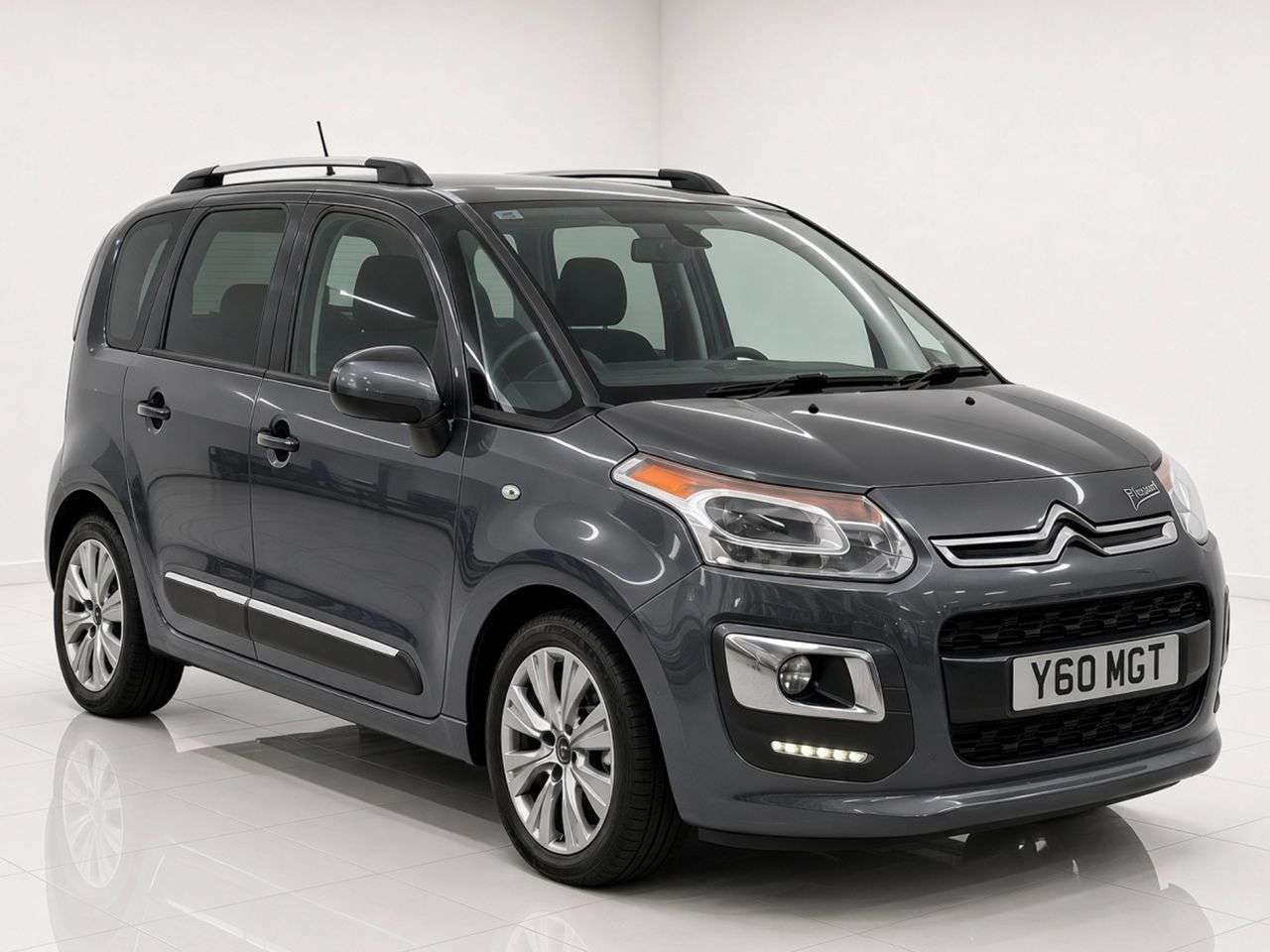 A 2013 CITROEN C3 PICASSO 1.6 HDi Exclusive MPV 5dr Diesel Manual Euro 5 (90 ps) £20 Road Tax - Part A 2013 CITROEN C3 PICASSO 1.6 HDi Exclusive MPV 5dr Diesel Manual Euro 5 (90 ps) £20 Road Tax - Part