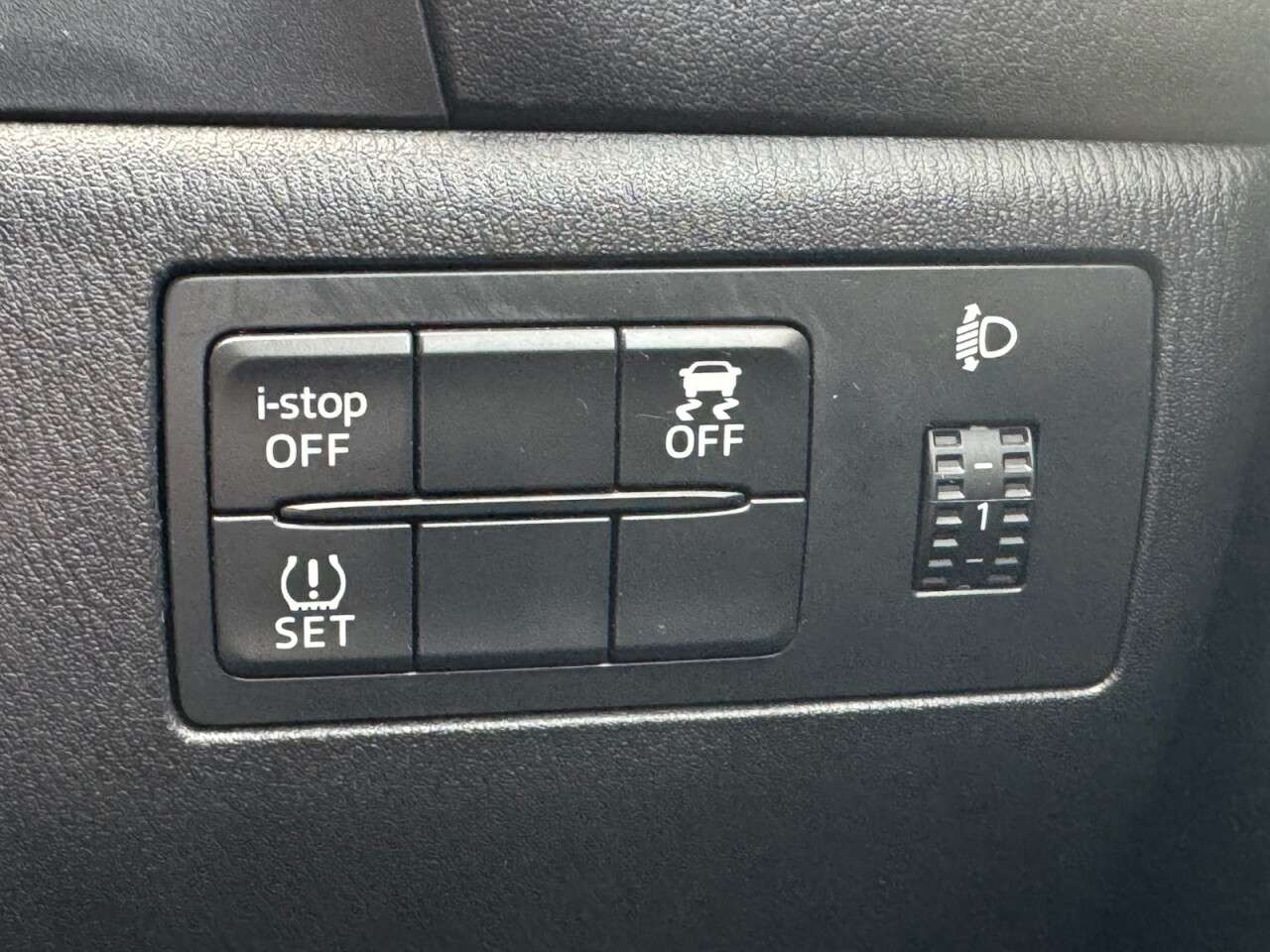 2017 MAZDA MAZDA3 2017 MAZDA MAZDA3