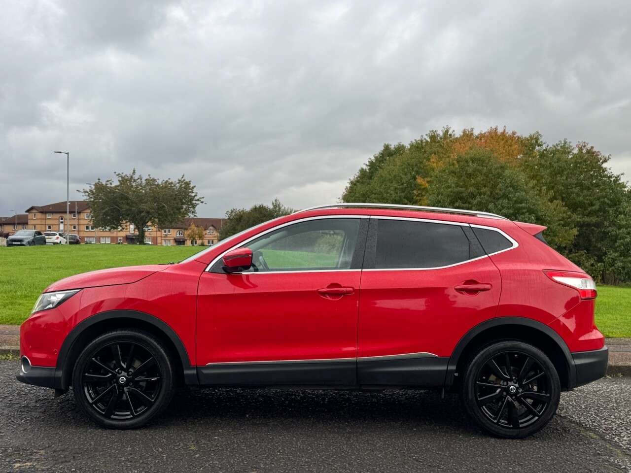 A 2015 NISSAN QASHQAI 1.5 dCi Tekna SUV 5dr Diesel Manual 2WD Euro 6 (s/s) (110 ps) Part Ex Welco A 2015 NISSAN QASHQAI 1.5 dCi Tekna SUV 5dr Diesel Manual 2WD Euro 6 (s/s) (110 ps) Part Ex Welco