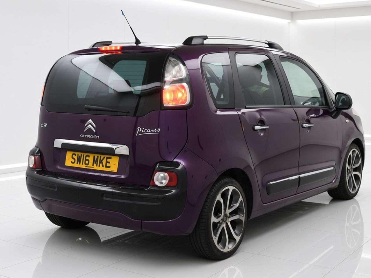A 2016 CITROEN C3 PICASSO 1.6 BlueHDi Platinum MPV 5dr Diesel Manual Euro 6 (100 ps) 2 Owners - P/X W A 2016 CITROEN C3 PICASSO 1.6 BlueHDi Platinum MPV 5dr Diesel Manual Euro 6 (100 ps) 2 Owners - P/X W