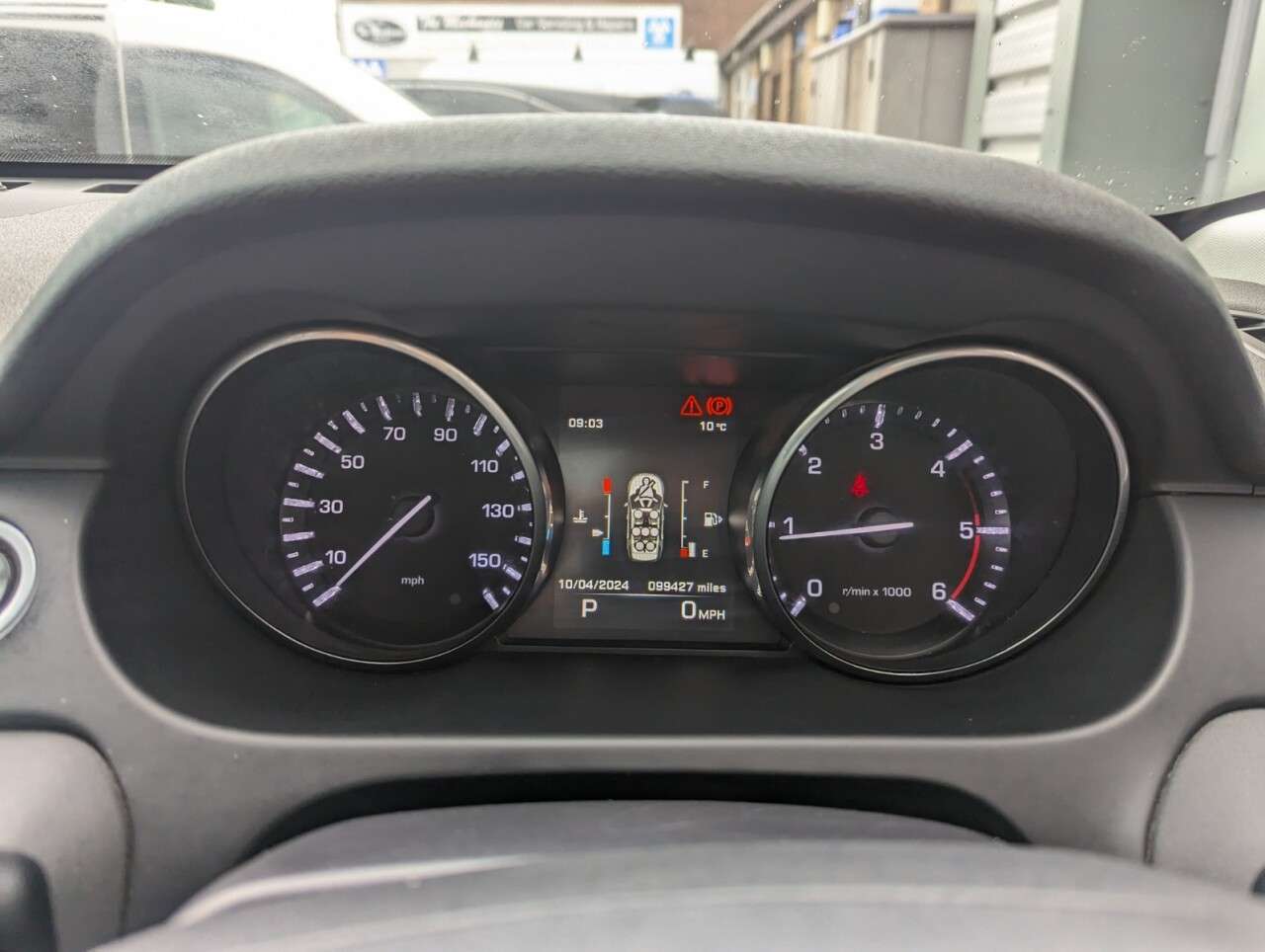 A 2015 LAND ROVER DISCOVERY SPORT 2.2 SD4 HSE 5d 190 BHP FULL LANDROVER HISTORY INCBELT A 2015 LAND ROVER DISCOVERY SPORT 2.2 SD4 HSE 5d 190 BHP FULL LANDROVER HISTORY INCBELT