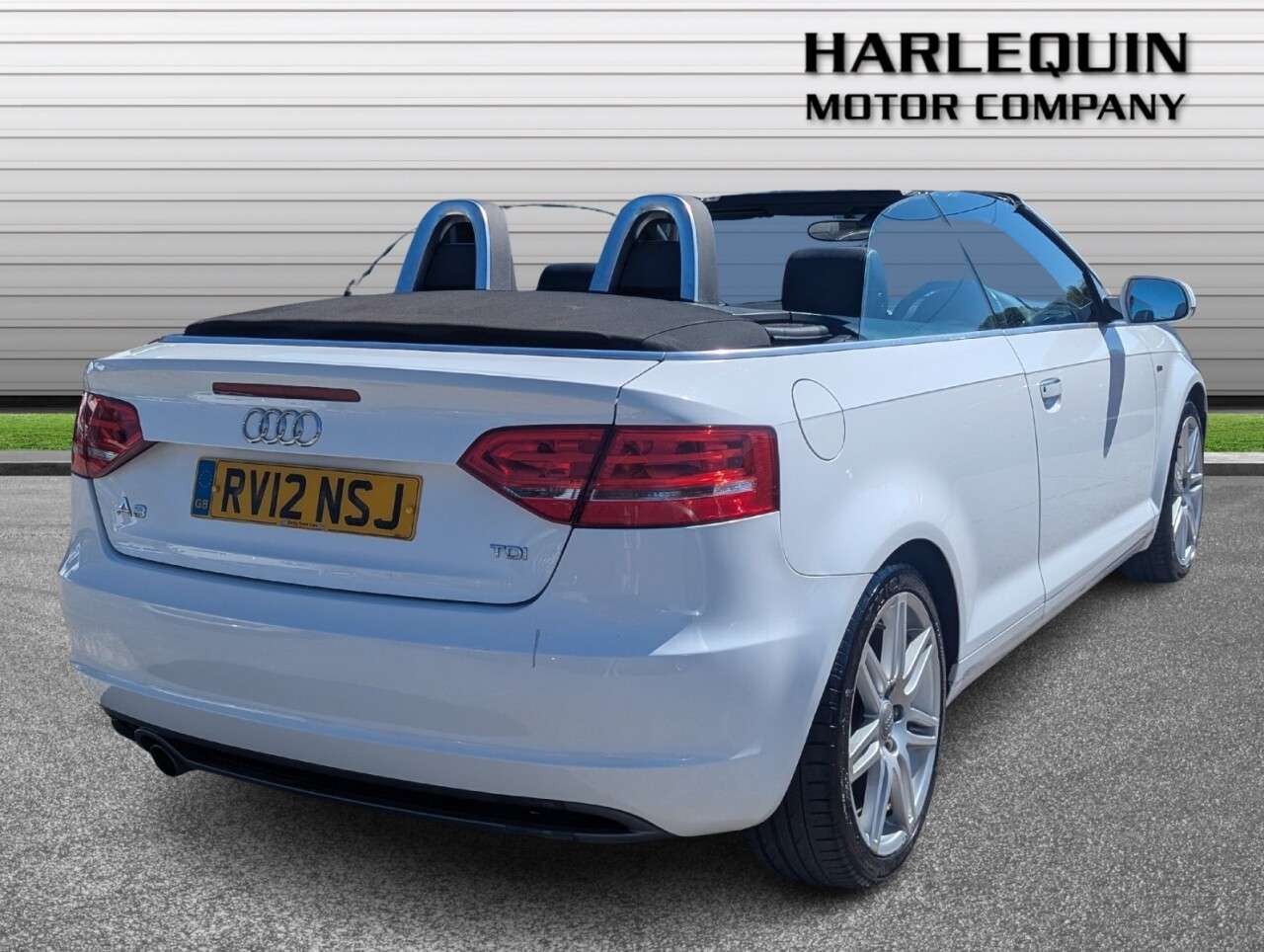 A 2012 AUDI A3 CABRIOLET 2.0 TDI S line Convertible 2dr Diesel Manual Euro 5 (s/s) (140 ps) FULL SER A 2012 AUDI A3 CABRIOLET 2.0 TDI S line Convertible 2dr Diesel Manual Euro 5 (s/s) (140 ps) FULL SER