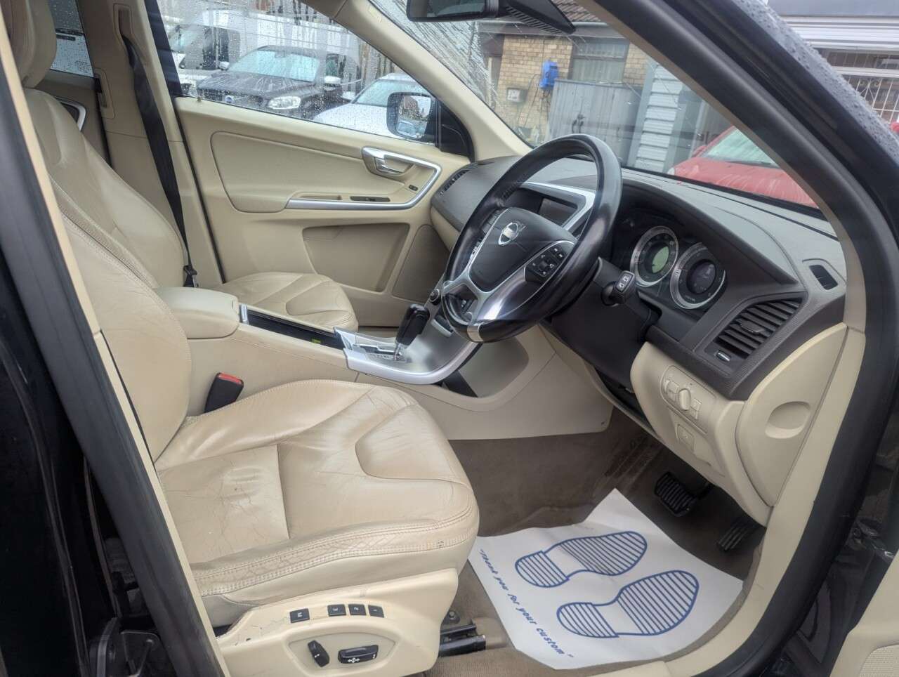 2011 VOLVO XC60 2011 VOLVO XC60