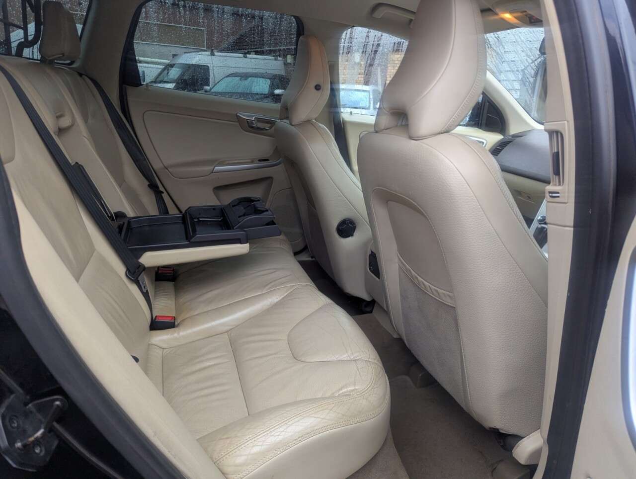 2011 VOLVO XC60 2011 VOLVO XC60