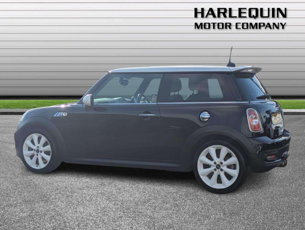 A 2011 MINI HATCH 1.6 Cooper S Hatchback 3dr Petrol Manual Euro 5 (s/s) (184 ps) FULL HISTORY A 2011 MINI HATCH 1.6 Cooper S Hatchback 3dr Petrol Manual Euro 5 (s/s) (184 ps) FULL HISTORY
