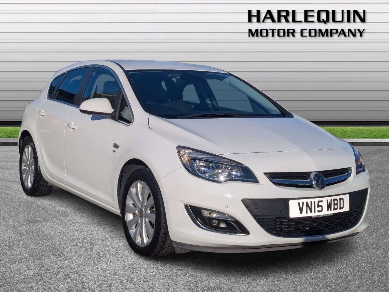 A 2015 VAUXHALL ASTRA 2.0 CDTi ecoFLEX Elite Hatchback 5dr Diesel Manual Euro 5 (s/s) (160 ps) FU A 2015 VAUXHALL ASTRA 2.0 CDTi ecoFLEX Elite Hatchback 5dr Diesel Manual Euro 5 (s/s) (160 ps) FU
