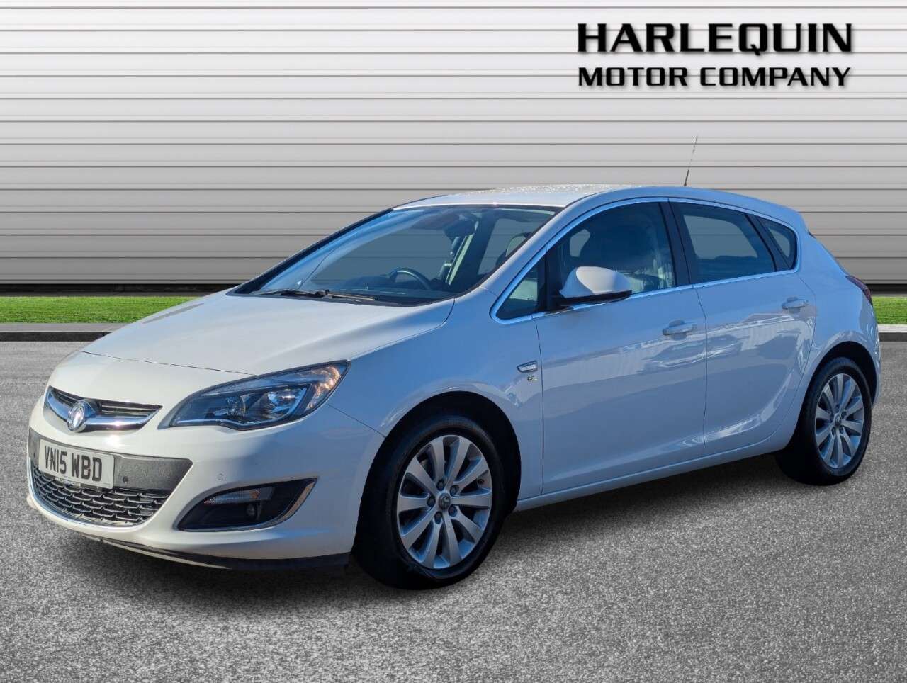 A 2015 VAUXHALL ASTRA 2.0 CDTi ecoFLEX Elite Hatchback 5dr Diesel Manual Euro 5 (s/s) (160 ps) FU A 2015 VAUXHALL ASTRA 2.0 CDTi ecoFLEX Elite Hatchback 5dr Diesel Manual Euro 5 (s/s) (160 ps) FU