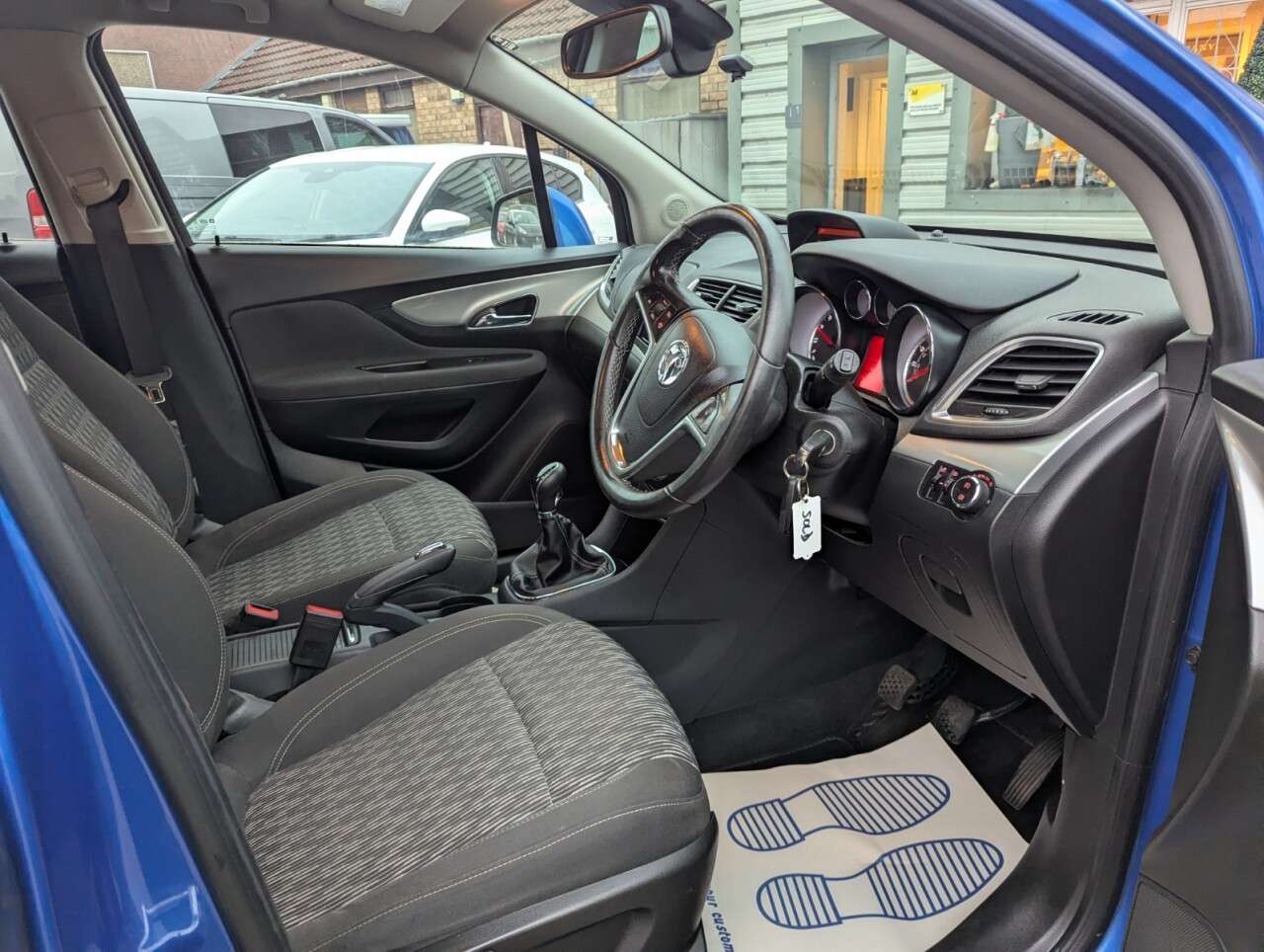 A 2015 VAUXHALL MOKKA 1.4i Turbo Tech Line SUV 5dr Petrol Manual 2WD Euro 6 (s/s) (140 ps) 1 OWNE A 2015 VAUXHALL MOKKA 1.4i Turbo Tech Line SUV 5dr Petrol Manual 2WD Euro 6 (s/s) (140 ps) 1 OWNE