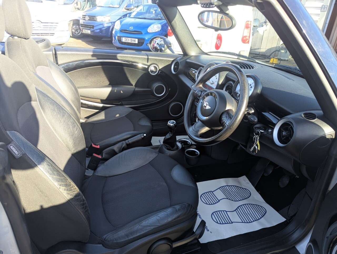 2011 MINI CONVERTIBLE 2011 MINI CONVERTIBLE