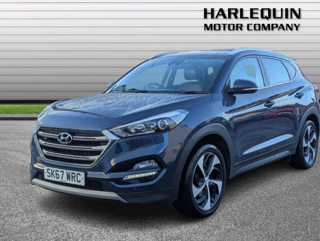 A 2017 HYUNDAI TUCSON 1.6 T-GDi Sport Edition SUV 5dr Petrol Manual Euro 6 (177 ps) SAT NAV-FSH-D A 2017 HYUNDAI TUCSON 1.6 T-GDi Sport Edition SUV 5dr Petrol Manual Euro 6 (177 ps) SAT NAV-FSH-D