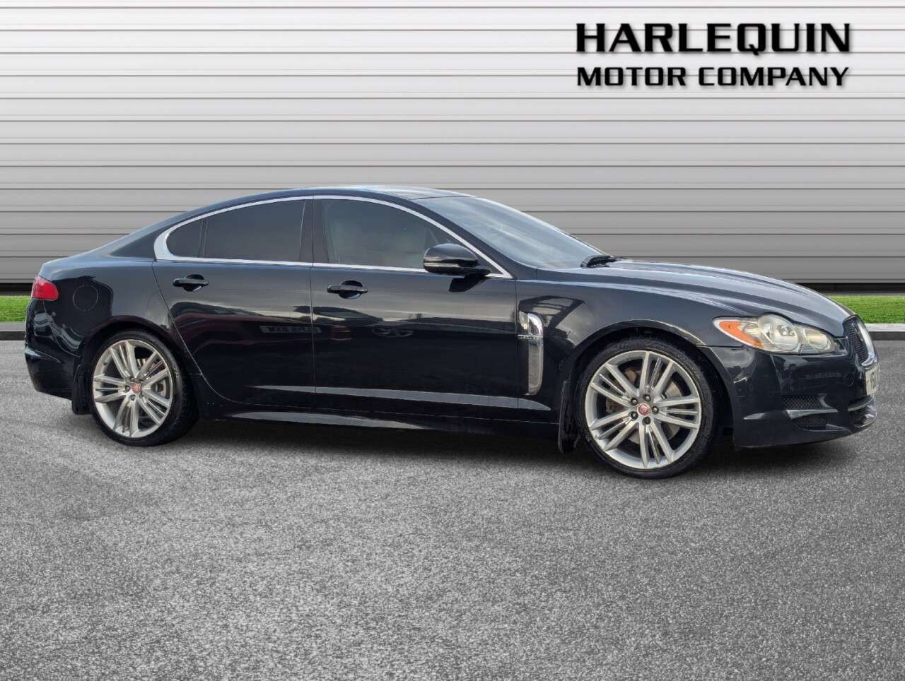 A 2011 JAGUAR XF 3.0d S V6 Portfolio Saloon 4dr Diesel Auto Euro 5 (275 ps) HEATED SEATS-SER A 2011 JAGUAR XF 3.0d S V6 Portfolio Saloon 4dr Diesel Auto Euro 5 (275 ps) HEATED SEATS-SER