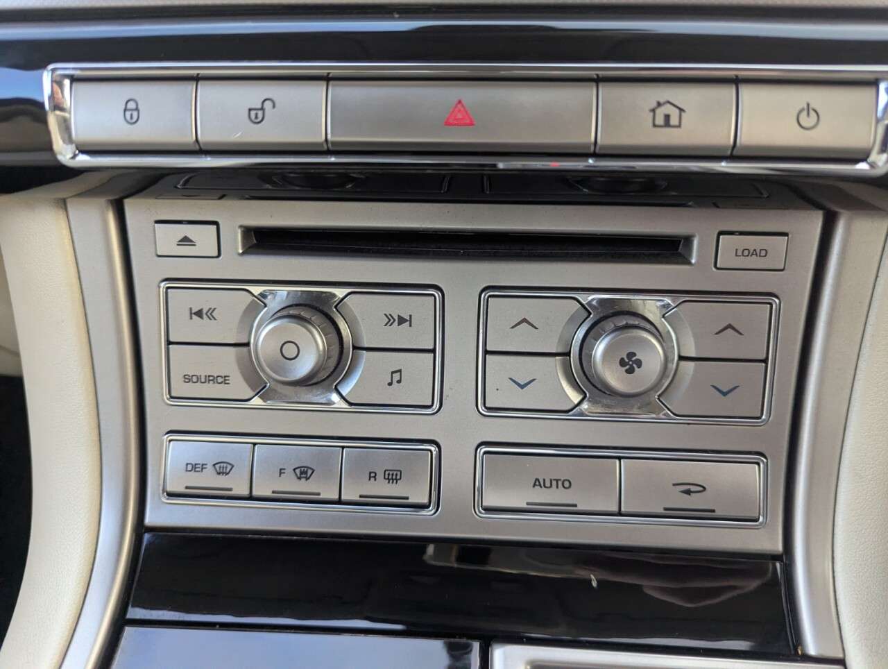 2011 JAGUAR XF 2011 JAGUAR XF