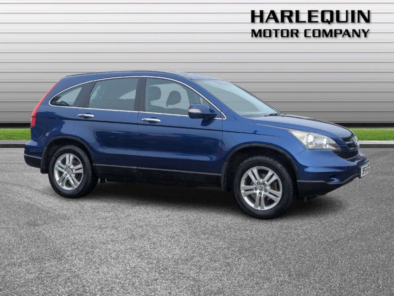 A 2011 HONDA CR-V 2.0 i-VTEC SE-T SUV 5dr Petrol Manual 4WD Euro 5 (150 ps) SERVICE HISTORY B A 2011 HONDA CR-V 2.0 i-VTEC SE-T SUV 5dr Petrol Manual 4WD Euro 5 (150 ps) SERVICE HISTORY B