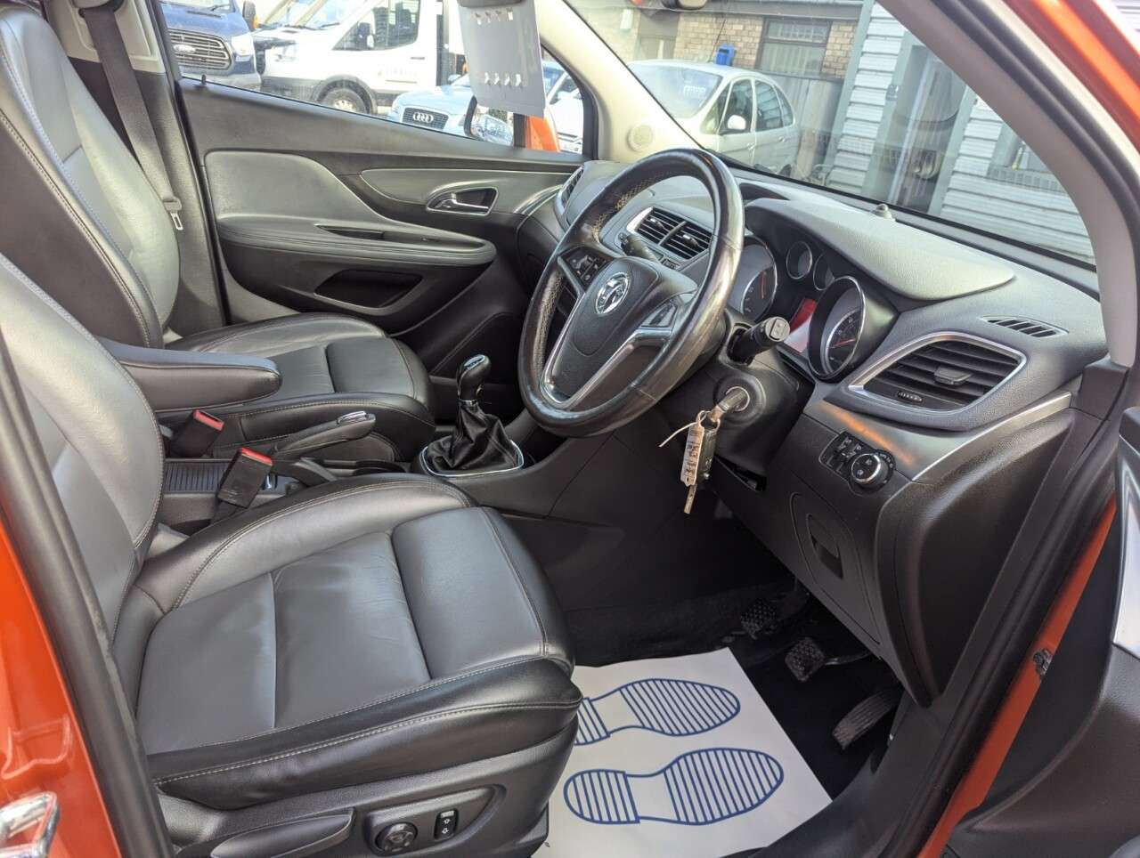 A 2016 VAUXHALL MOKKA 1.6 CDTi SE SUV 5dr Diesel Manual 4WD Euro 6 (s/s) (136 ps) FULL SERVICE HI A 2016 VAUXHALL MOKKA 1.6 CDTi SE SUV 5dr Diesel Manual 4WD Euro 6 (s/s) (136 ps) FULL SERVICE HI