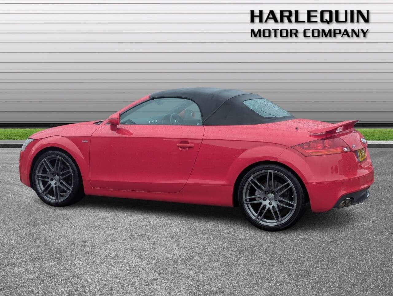 A 2011 AUDI TT 2.0 TDI S line Special Edition Roadster 2dr Diesel Manual quattro Euro 4 (1 A 2011 AUDI TT 2.0 TDI S line Special Edition Roadster 2dr Diesel Manual quattro Euro 4 (1