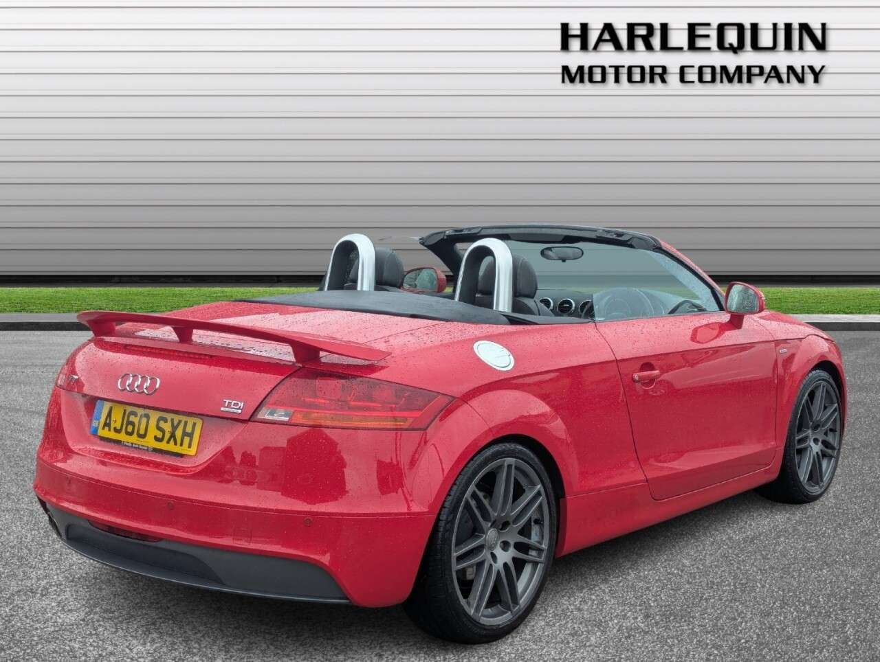 A 2011 AUDI TT 2.0 TDI S line Special Edition Roadster 2dr Diesel Manual quattro Euro 4 (1 A 2011 AUDI TT 2.0 TDI S line Special Edition Roadster 2dr Diesel Manual quattro Euro 4 (1