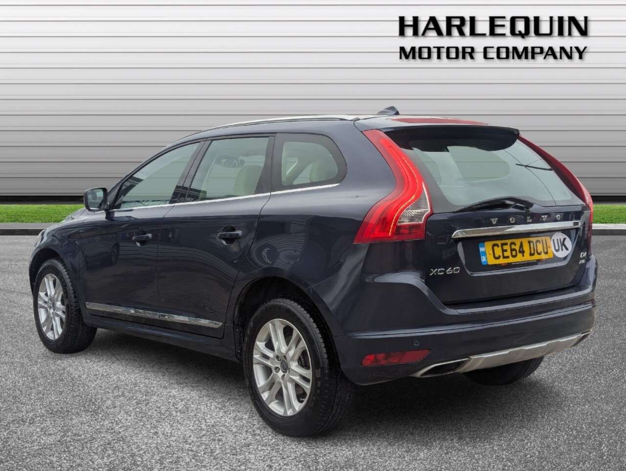 A 2014 VOLVO XC60 2.4 D4 SE Lux Nav SUV 5dr Diesel Manual AWD Euro 5 (s/s) (181 ps) FULL SERV A 2014 VOLVO XC60 2.4 D4 SE Lux Nav SUV 5dr Diesel Manual AWD Euro 5 (s/s) (181 ps) FULL SERV