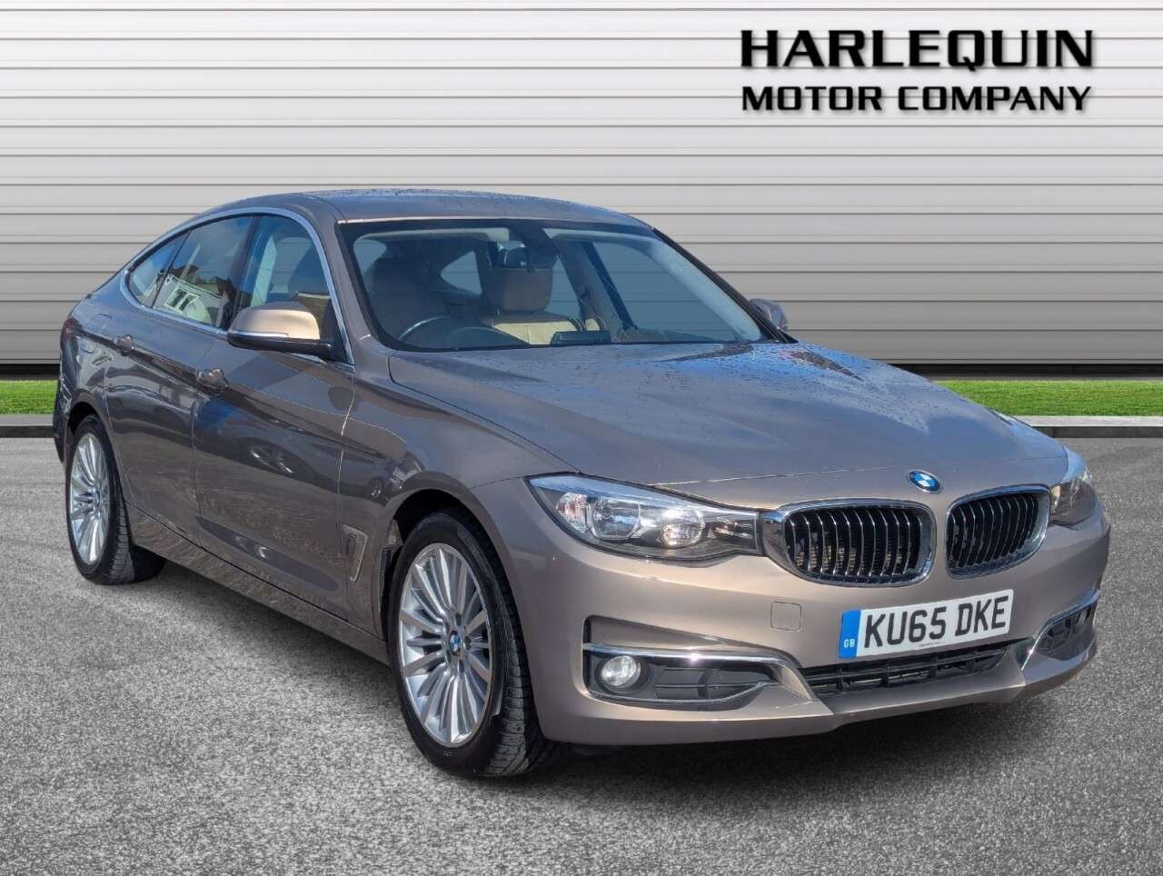 A 2015 BMW 3 SERIES GRAN TURISMO 2.0 320d Luxury GT 5dr Diesel Auto Euro 6 (s/s) (190 ps) SERVICE HISTORY LE A 2015 BMW 3 SERIES GRAN TURISMO 2.0 320d Luxury GT 5dr Diesel Auto Euro 6 (s/s) (190 ps) SERVICE HISTORY LE