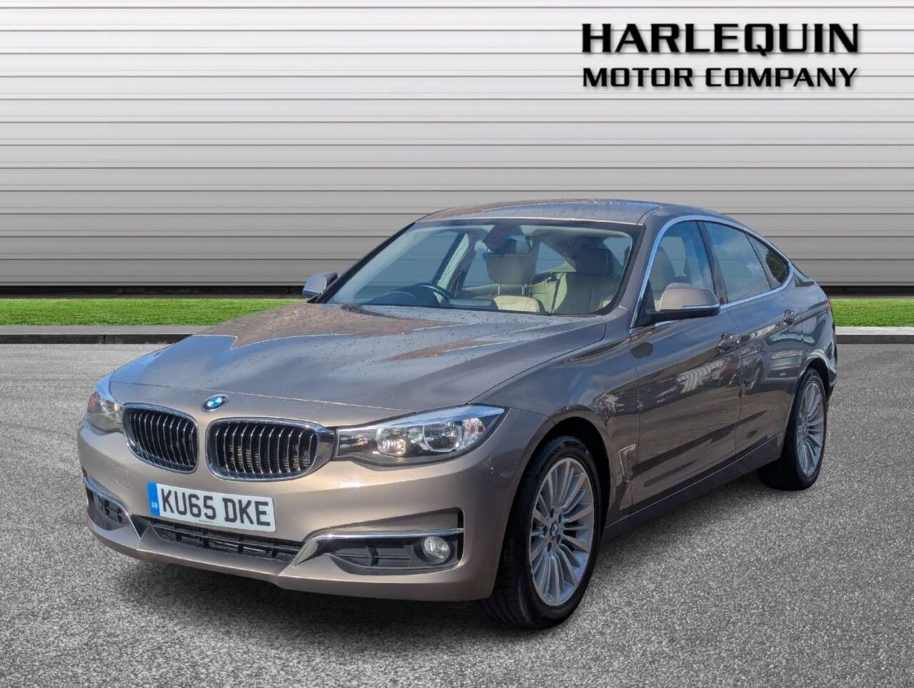 A 2015 BMW 3 SERIES GRAN TURISMO 2.0 320d Luxury GT 5dr Diesel Auto Euro 6 (s/s) (190 ps) SERVICE HISTORY LE A 2015 BMW 3 SERIES GRAN TURISMO 2.0 320d Luxury GT 5dr Diesel Auto Euro 6 (s/s) (190 ps) SERVICE HISTORY LE