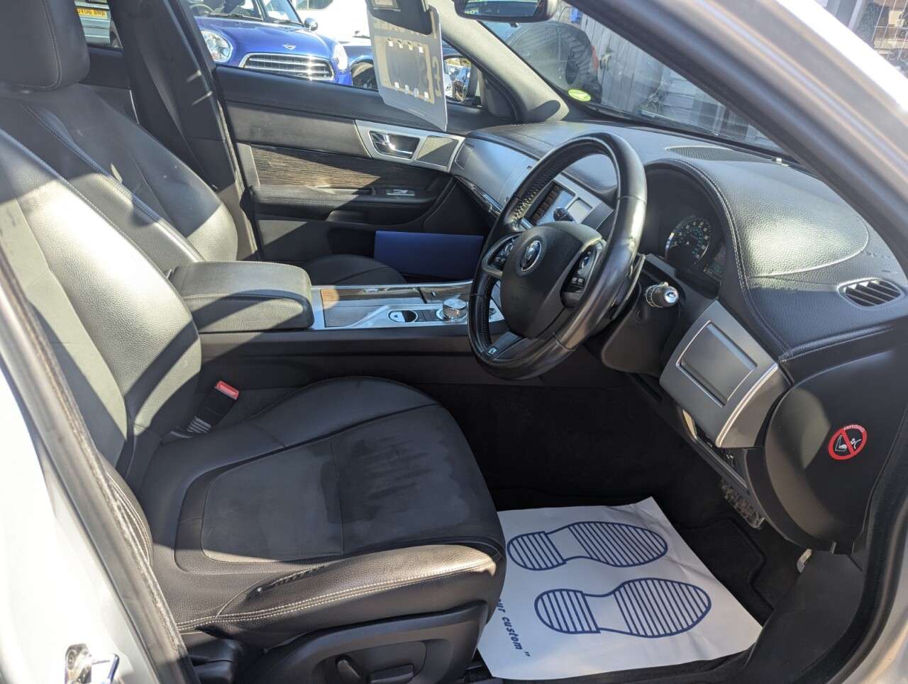 A 2015 JAGUAR XF 2.2d R-Sport Sportbrake 5dr Diesel Auto Euro 5 (s/s) (200 ps) FULL JAGUAR S A 2015 JAGUAR XF 2.2d R-Sport Sportbrake 5dr Diesel Auto Euro 5 (s/s) (200 ps) FULL JAGUAR S