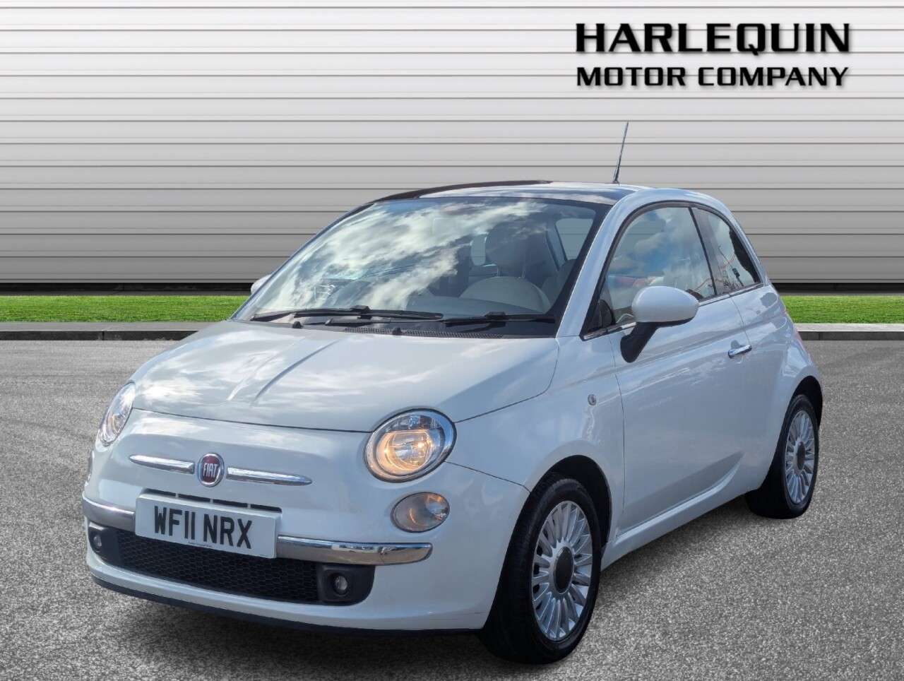 A 2011 FIAT 500 1.2 Lounge Hatchback 3dr Petrol Manual Euro 5 (s/s) (69 bhp) FULL SERVICE H A 2011 FIAT 500 1.2 Lounge Hatchback 3dr Petrol Manual Euro 5 (s/s) (69 bhp) FULL SERVICE H
