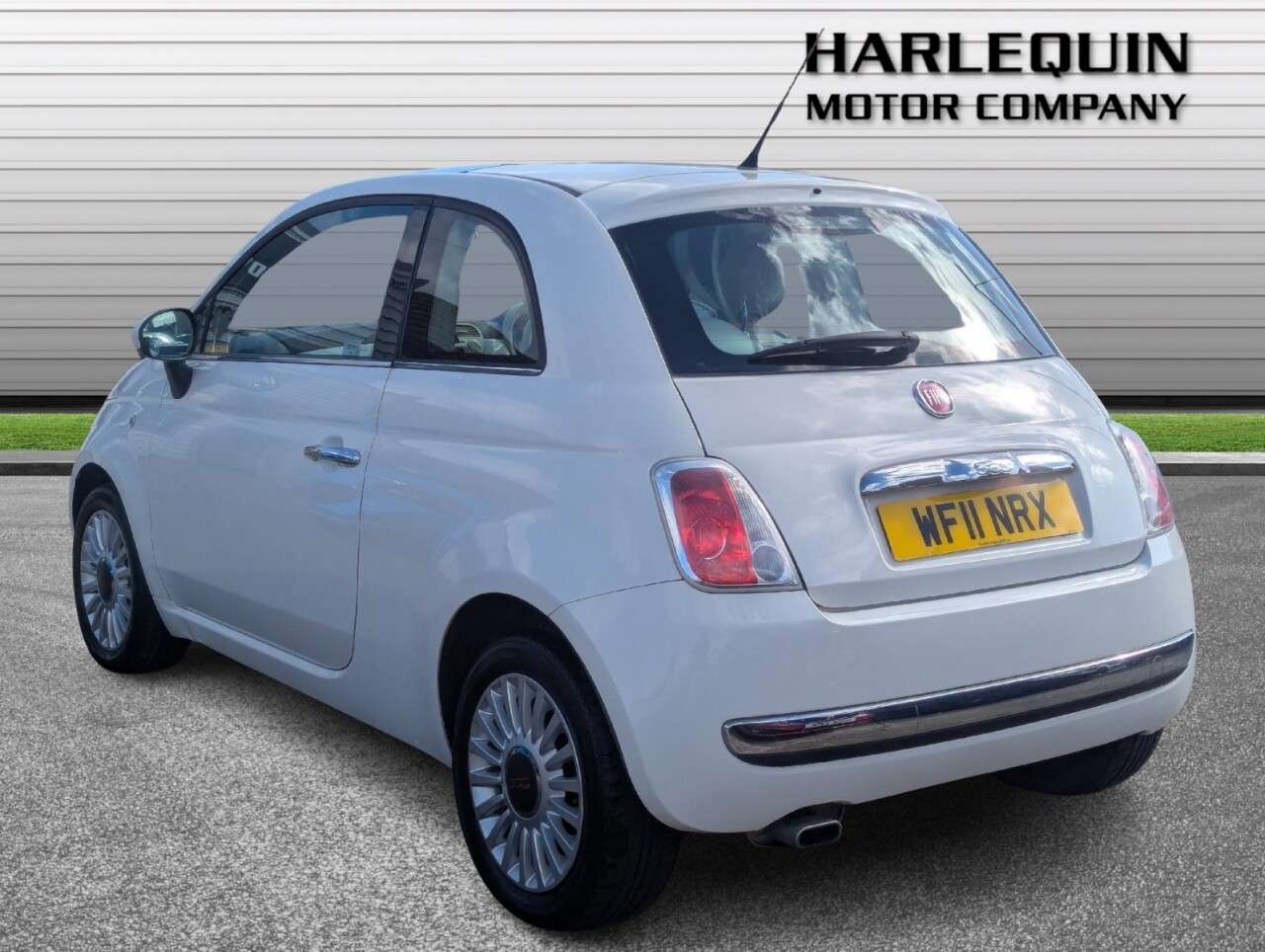 A 2011 FIAT 500 1.2 Lounge Hatchback 3dr Petrol Manual Euro 5 (s/s) (69 bhp) FULL SERVICE H A 2011 FIAT 500 1.2 Lounge Hatchback 3dr Petrol Manual Euro 5 (s/s) (69 bhp) FULL SERVICE H