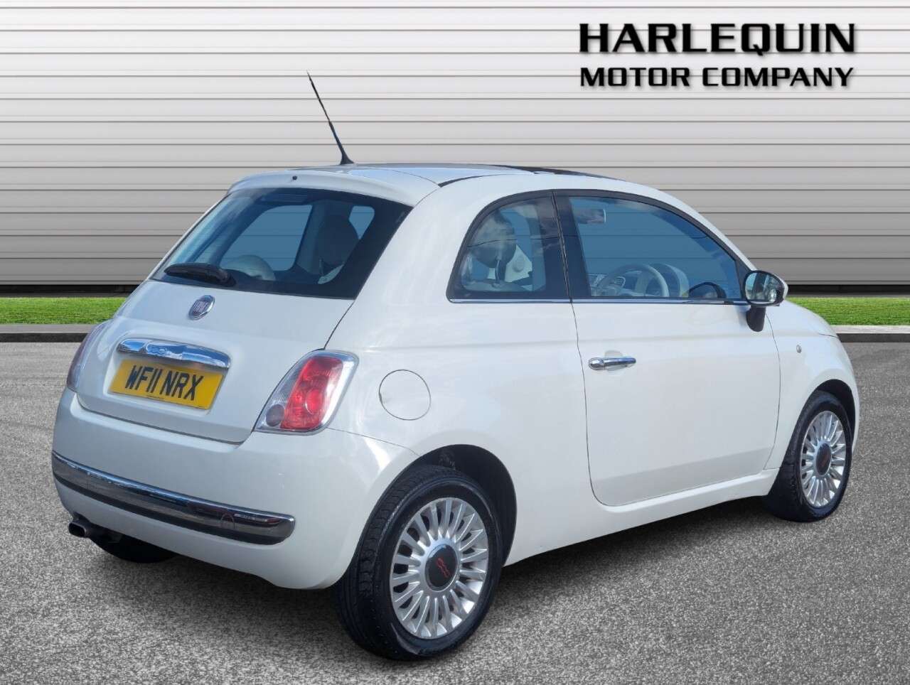 2011 FIAT 500 2011 FIAT 500