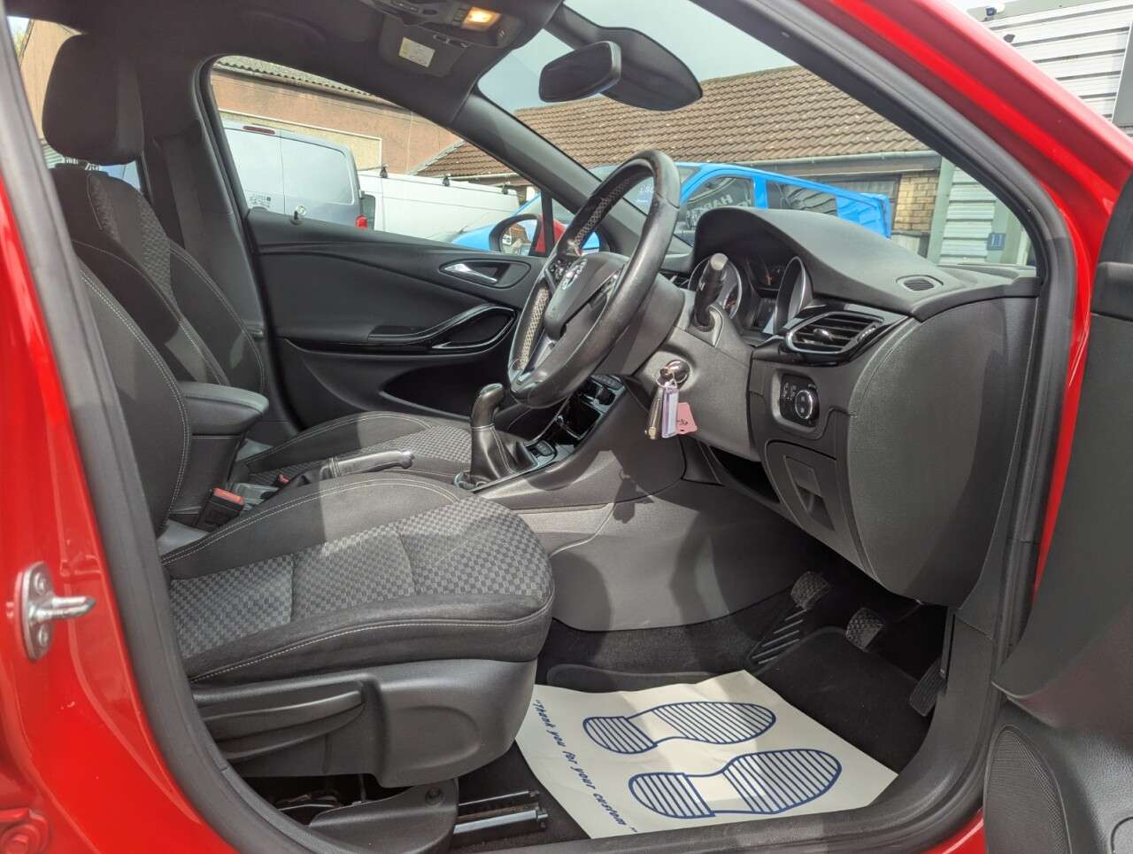 A 2017 VAUXHALL ASTRA 1.4i Turbo SRi Nav Hatchback 5dr Petrol Manual Euro 6 (150 ps) SERVICE HIST A 2017 VAUXHALL ASTRA 1.4i Turbo SRi Nav Hatchback 5dr Petrol Manual Euro 6 (150 ps) SERVICE HIST