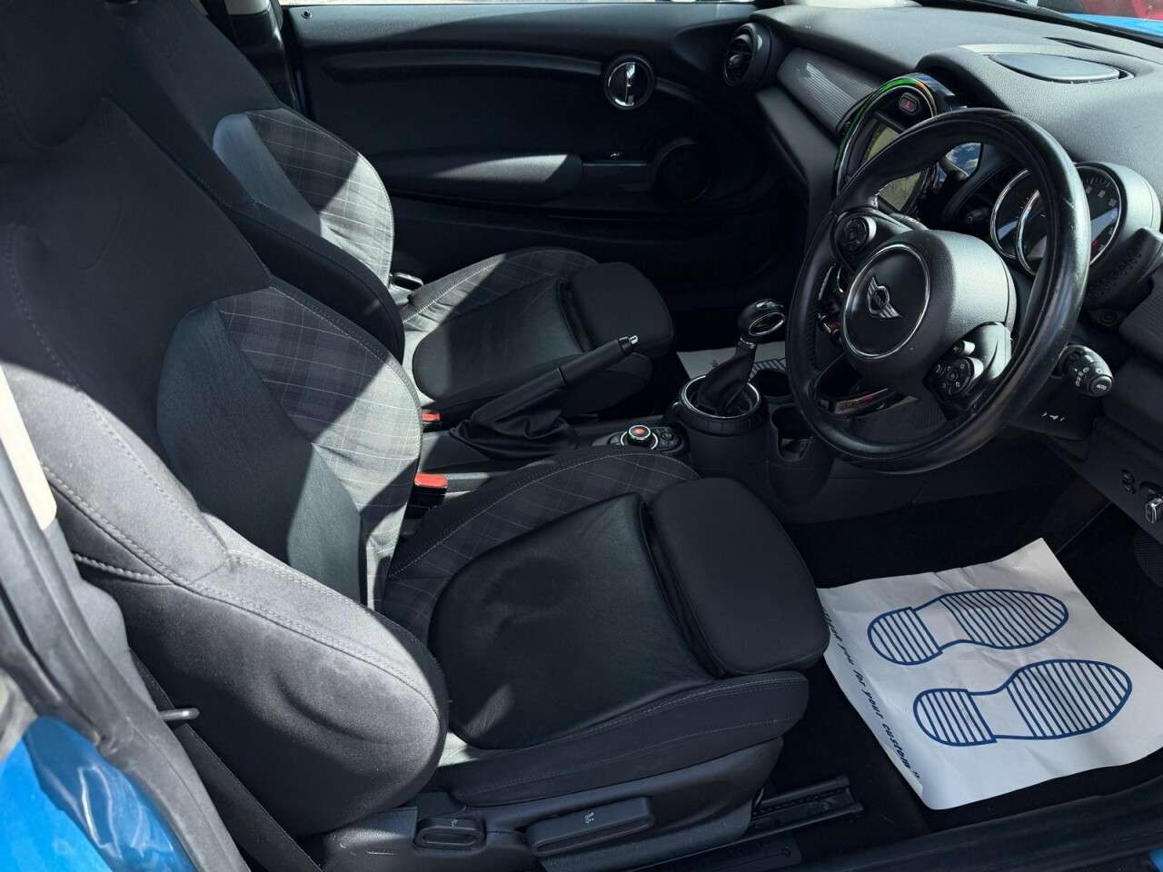 A 2015 MINI HATCH 1.5 Cooper Hatchback 3dr Petrol Auto Euro 6 (s/s) (136 ps) FULL MINI SERVIC A 2015 MINI HATCH 1.5 Cooper Hatchback 3dr Petrol Auto Euro 6 (s/s) (136 ps) FULL MINI SERVIC