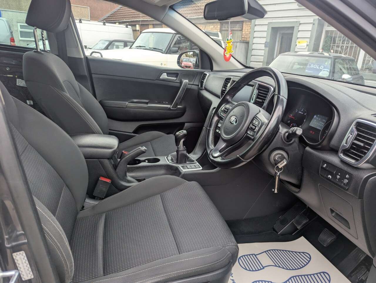 A 2016 KIA SPORTAGE 1.7 CRDi 2 SUV 5dr Diesel Manual Euro 6 (s/s) (114 bhp) FULL SERVICE HISTOR A 2016 KIA SPORTAGE 1.7 CRDi 2 SUV 5dr Diesel Manual Euro 6 (s/s) (114 bhp) FULL SERVICE HISTOR