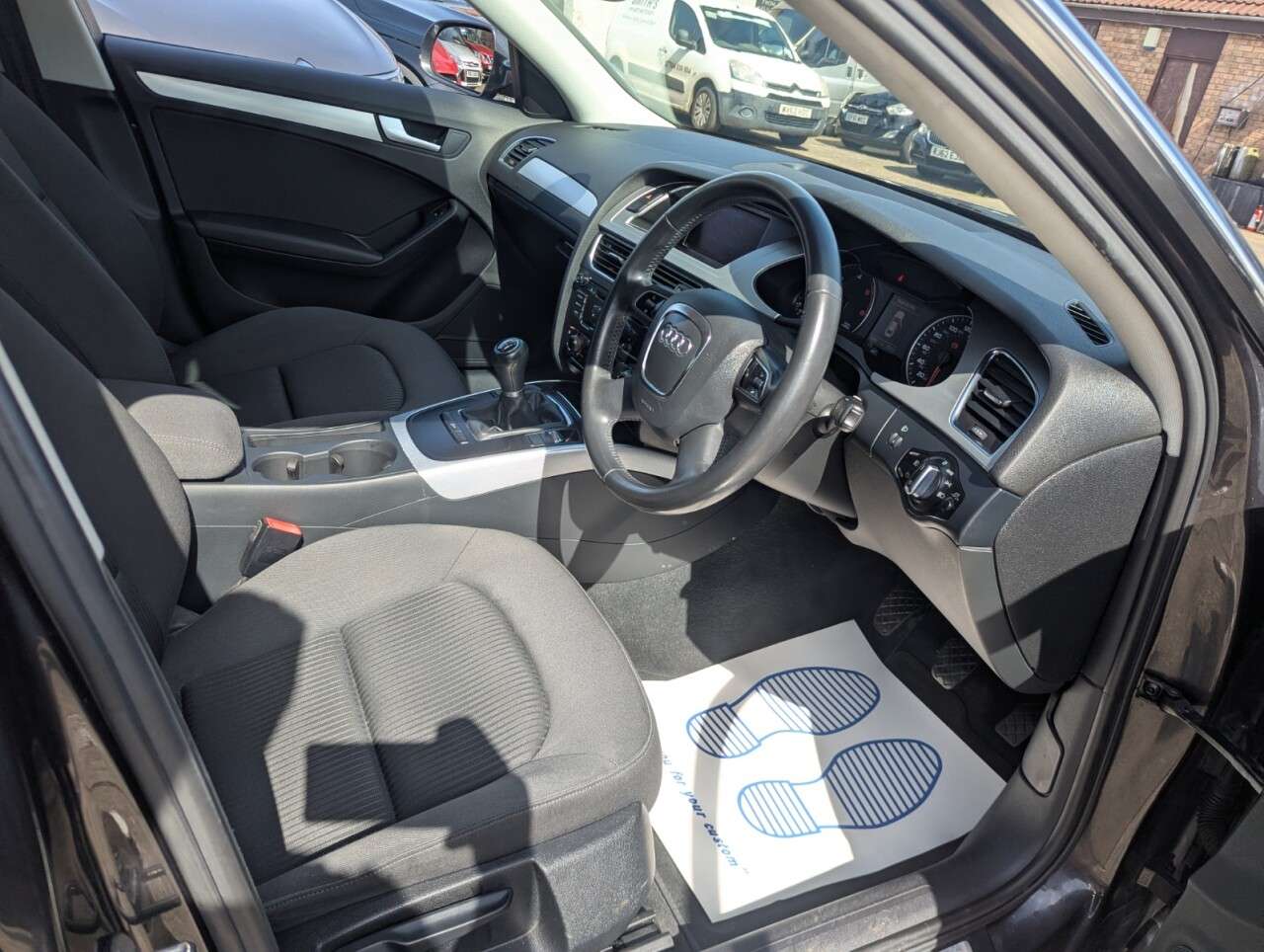 A 2012 AUDI A4 2.0 TDI SE Saloon 4dr Diesel Manual Euro 5 (s/s) (143 ps) SERVICE HISTORY A A 2012 AUDI A4 2.0 TDI SE Saloon 4dr Diesel Manual Euro 5 (s/s) (143 ps) SERVICE HISTORY A