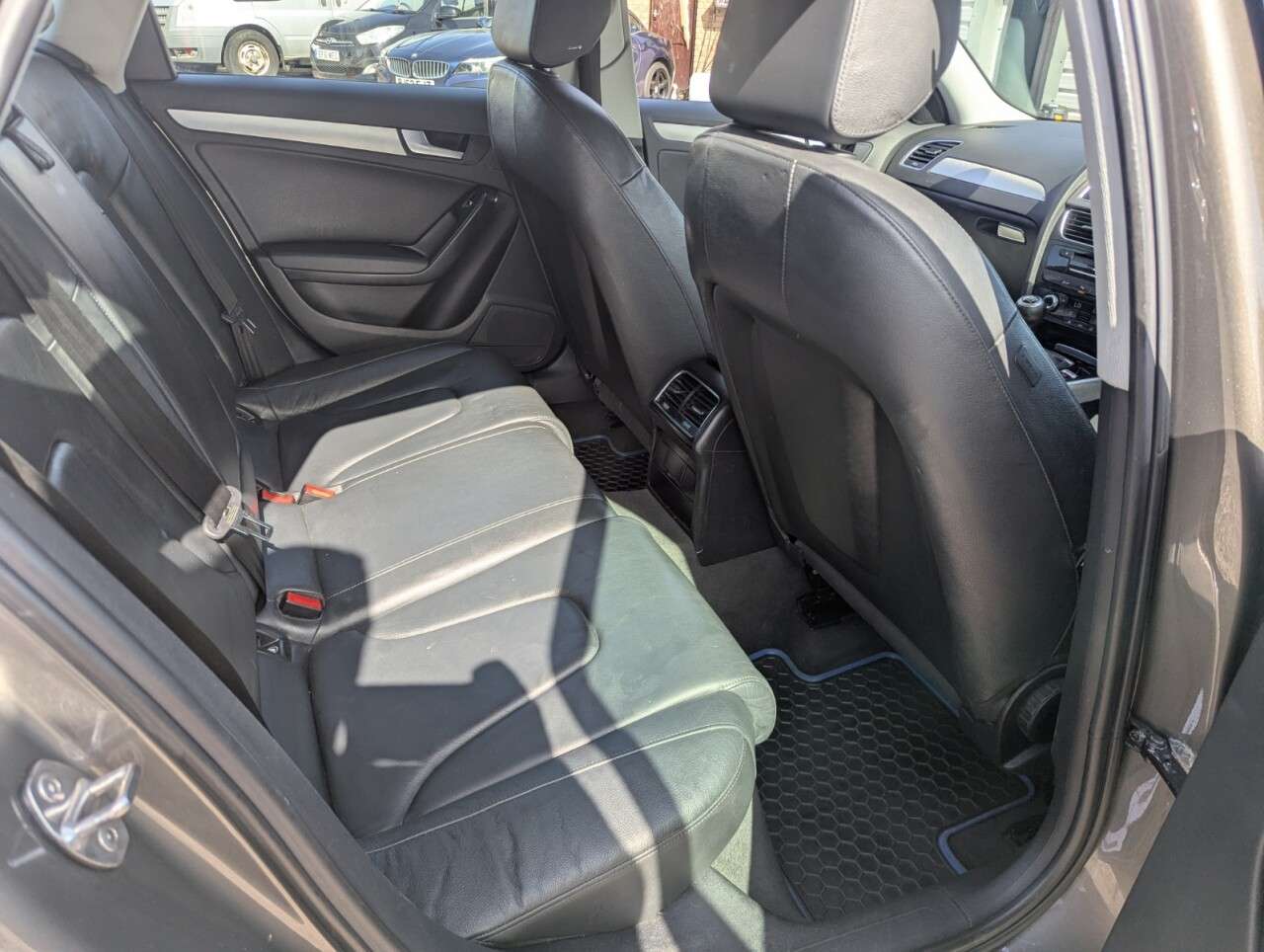 A 2012 AUDI A4 AVANT 2.0 TDI SE Technik Estate 5dr Diesel Manual Euro 5 (s/s) (143 ps) FULL SERV A 2012 AUDI A4 AVANT 2.0 TDI SE Technik Estate 5dr Diesel Manual Euro 5 (s/s) (143 ps) FULL SERV